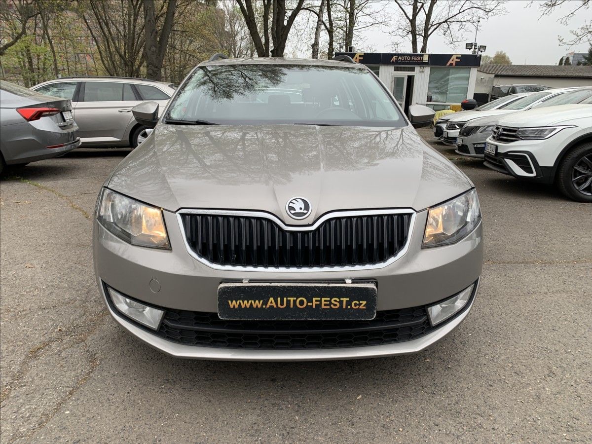 Škoda Octavia, 1,6 TDI 81KW AMBIENTE ČR - fotka 2