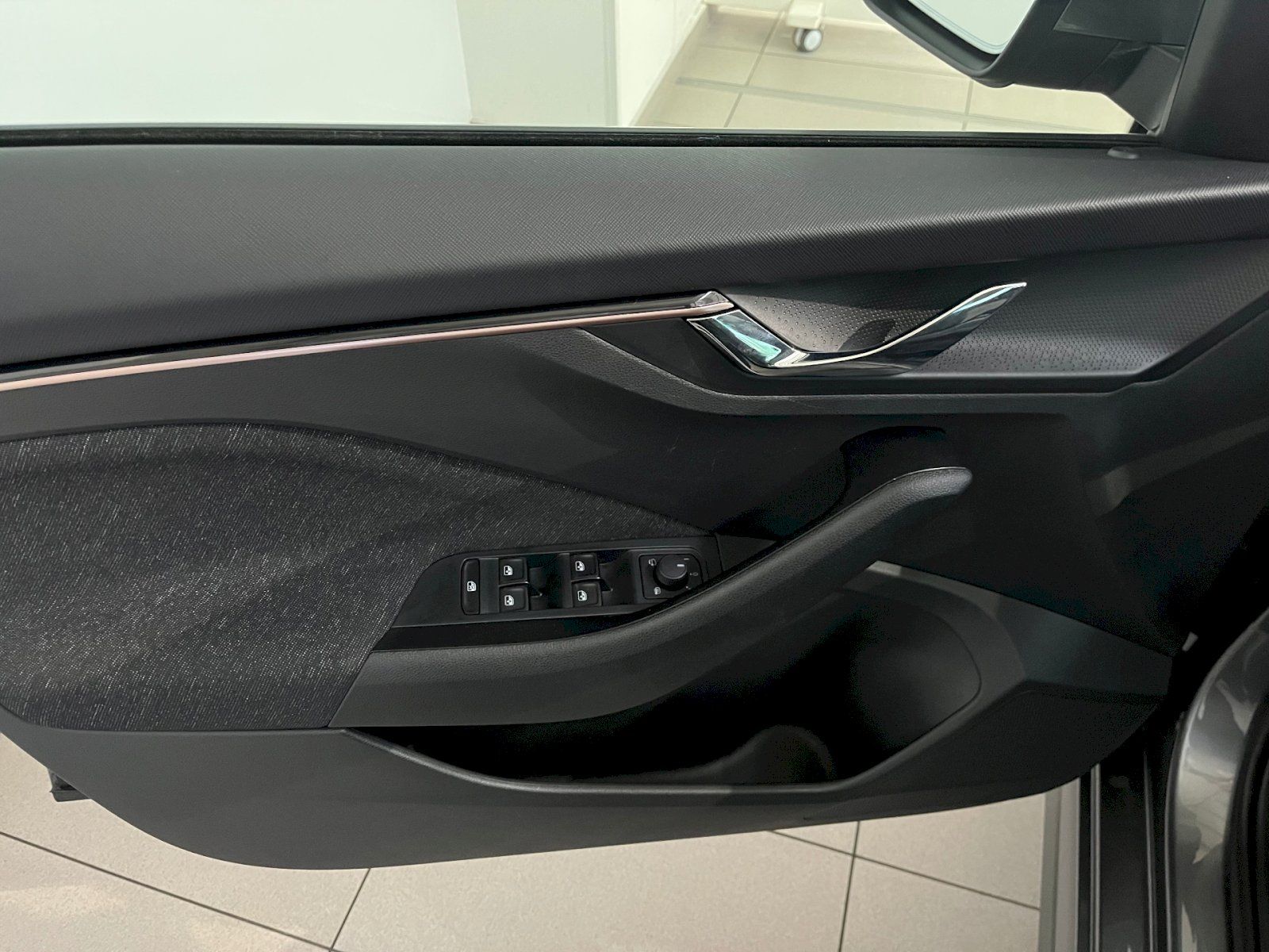 Škoda Kamiq, 1.0 TSI 85 kW A7F Top Selectio - fotka 6