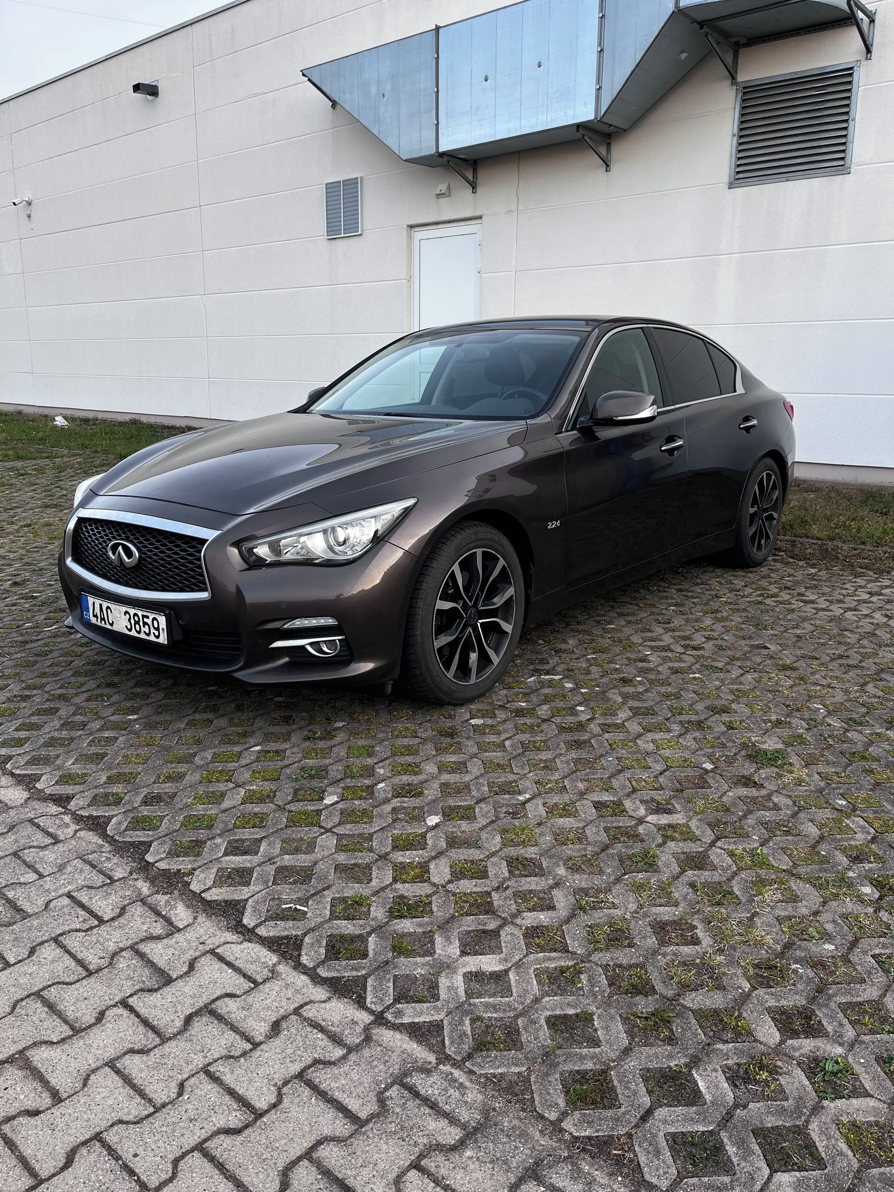 Infiniti Q50
