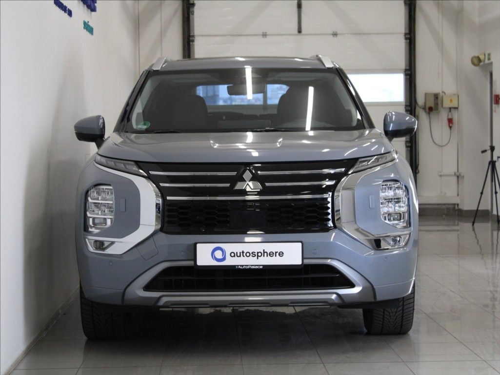 Mitsubishi Outlander, 2,4 PHEV AWD Instyle 12tkm. - fotka 2