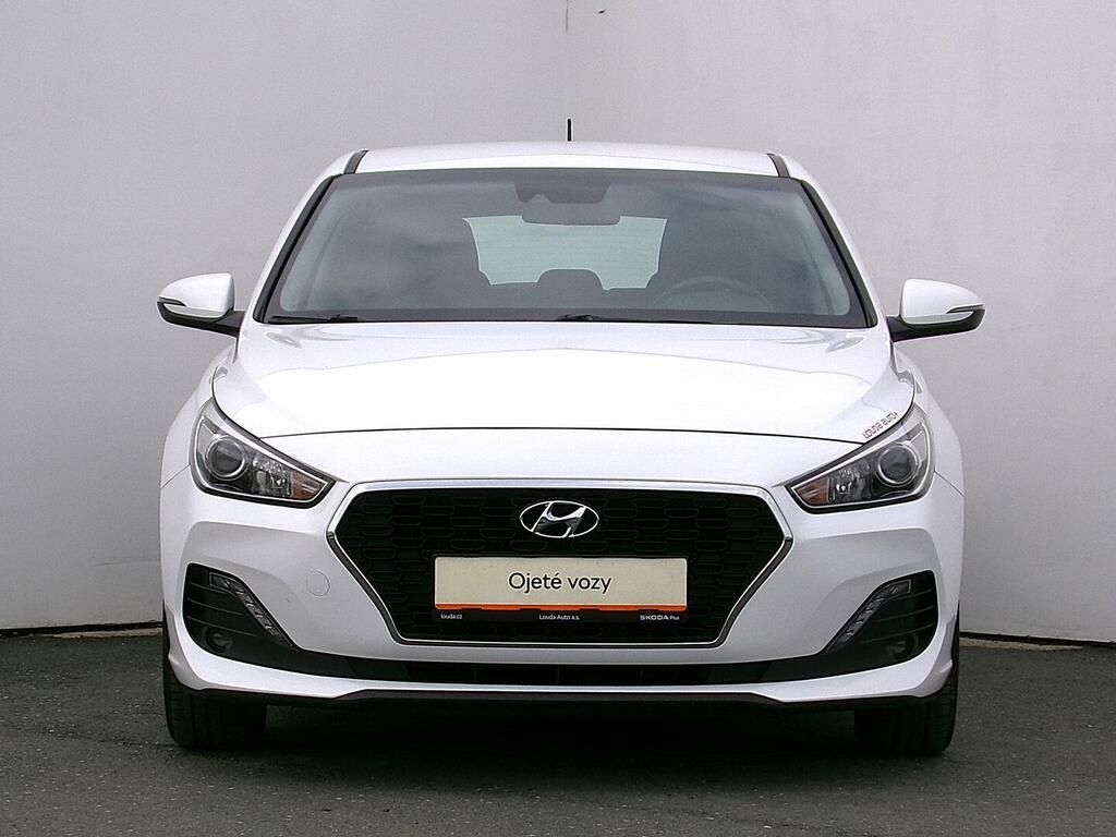 Hyundai i30, Comfort 1.4 MPI 73 kW - fotka 4