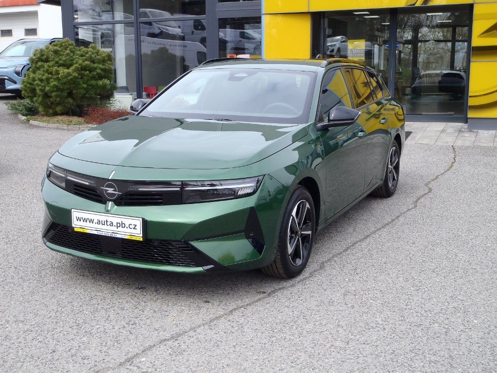 Opel Astra, ST Edition Hybrid 1.2 Turbo - fotka 3