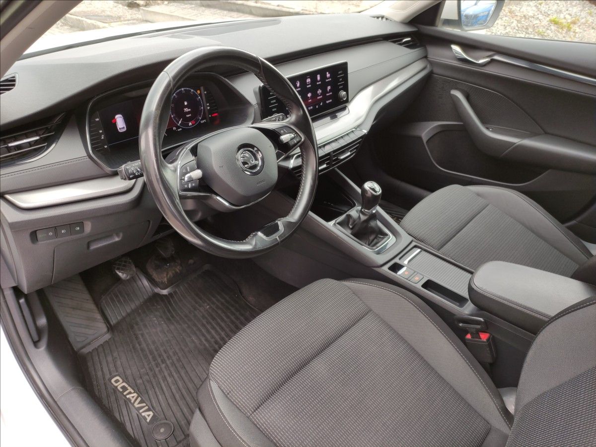 Škoda Octavia, 2,0 TDi AMBITION *VYHŘ.SEDAČKY - fotka 5