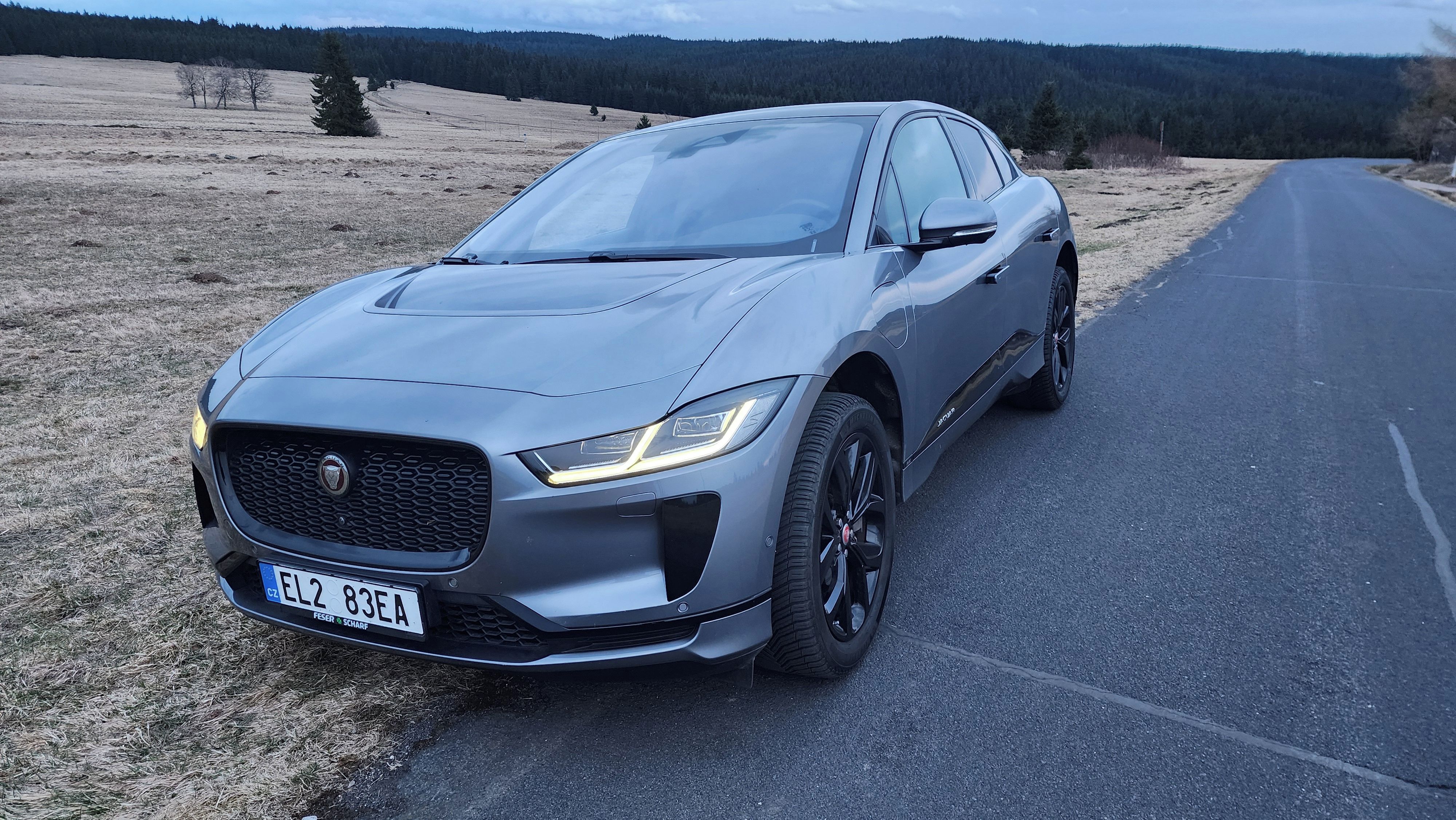 Jaguar I-Pace, I-PACE SE, 4x4 Winter Panorama - fotka 6