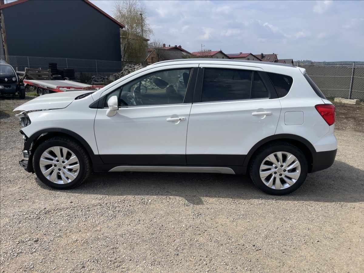Suzuki SX4 S-Cross, 3,0 DDiS 88kw 4x4 havarované, - fotka 2