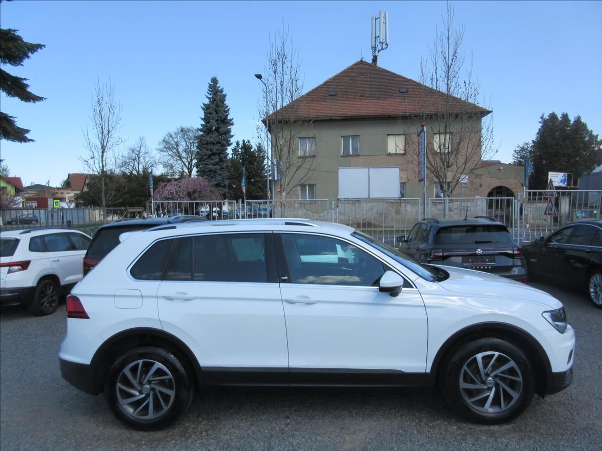 Volkswagen Tiguan, 1,4 TSI Edice Sound - fotka 4