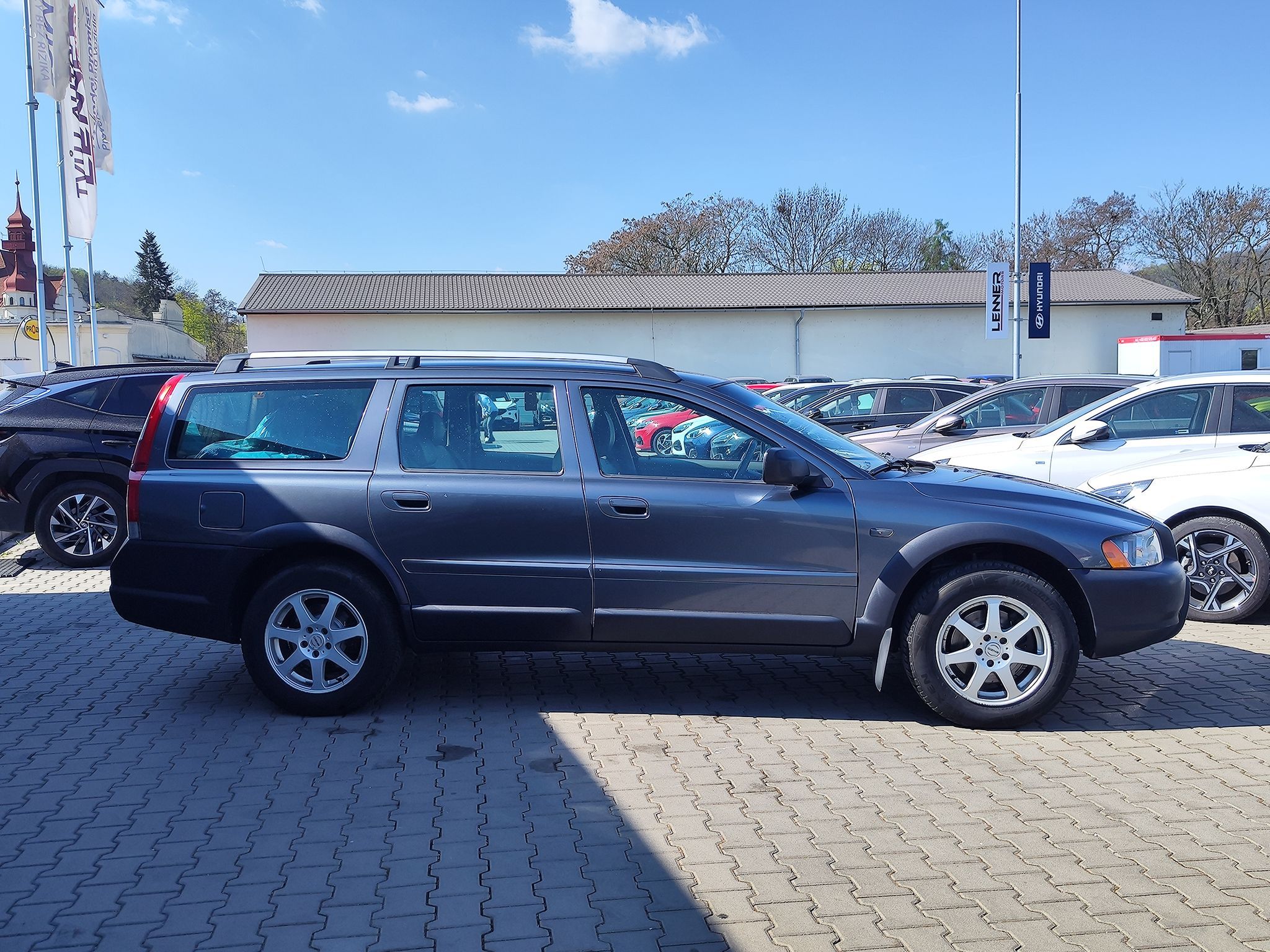Volvo XC70, D5 2.4/120kW - fotka 4