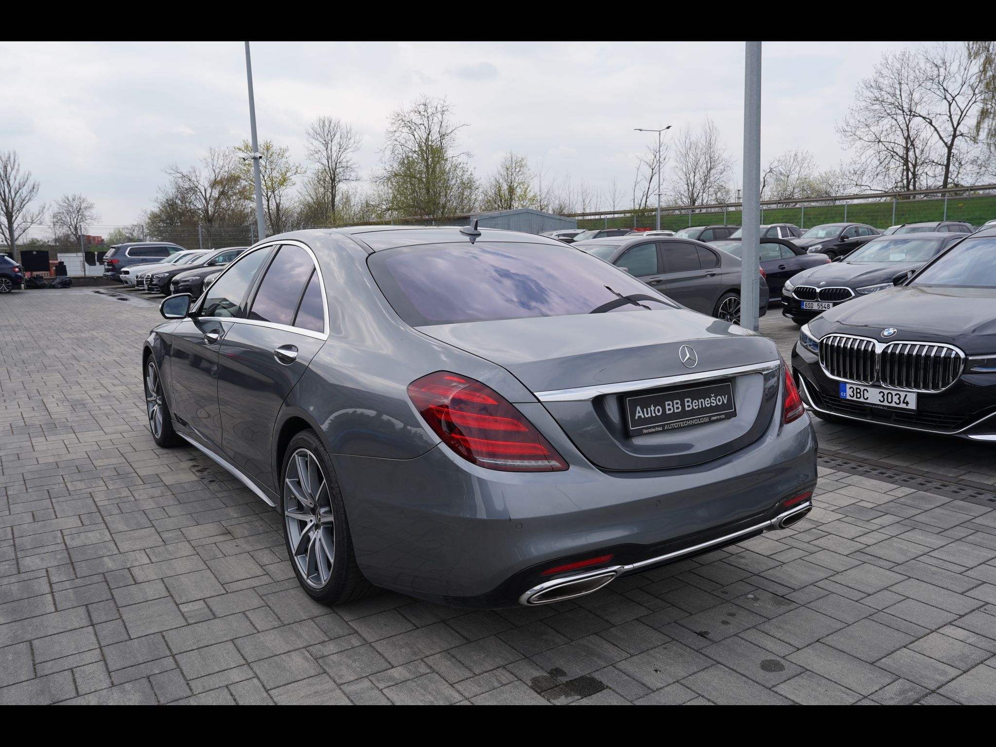 Mercedes-Benz Třídy S, S560 4Matic V8 Designo/470PS - fotka 4