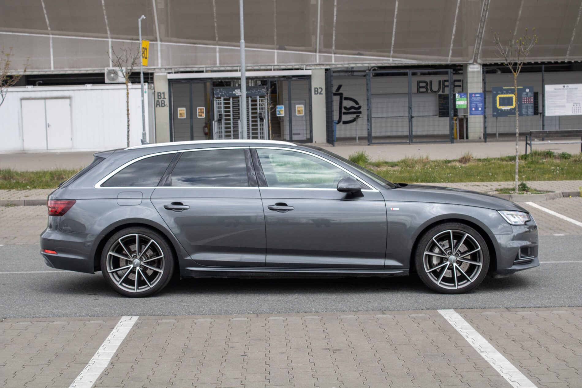 Audi A4 Avant - fotka 4