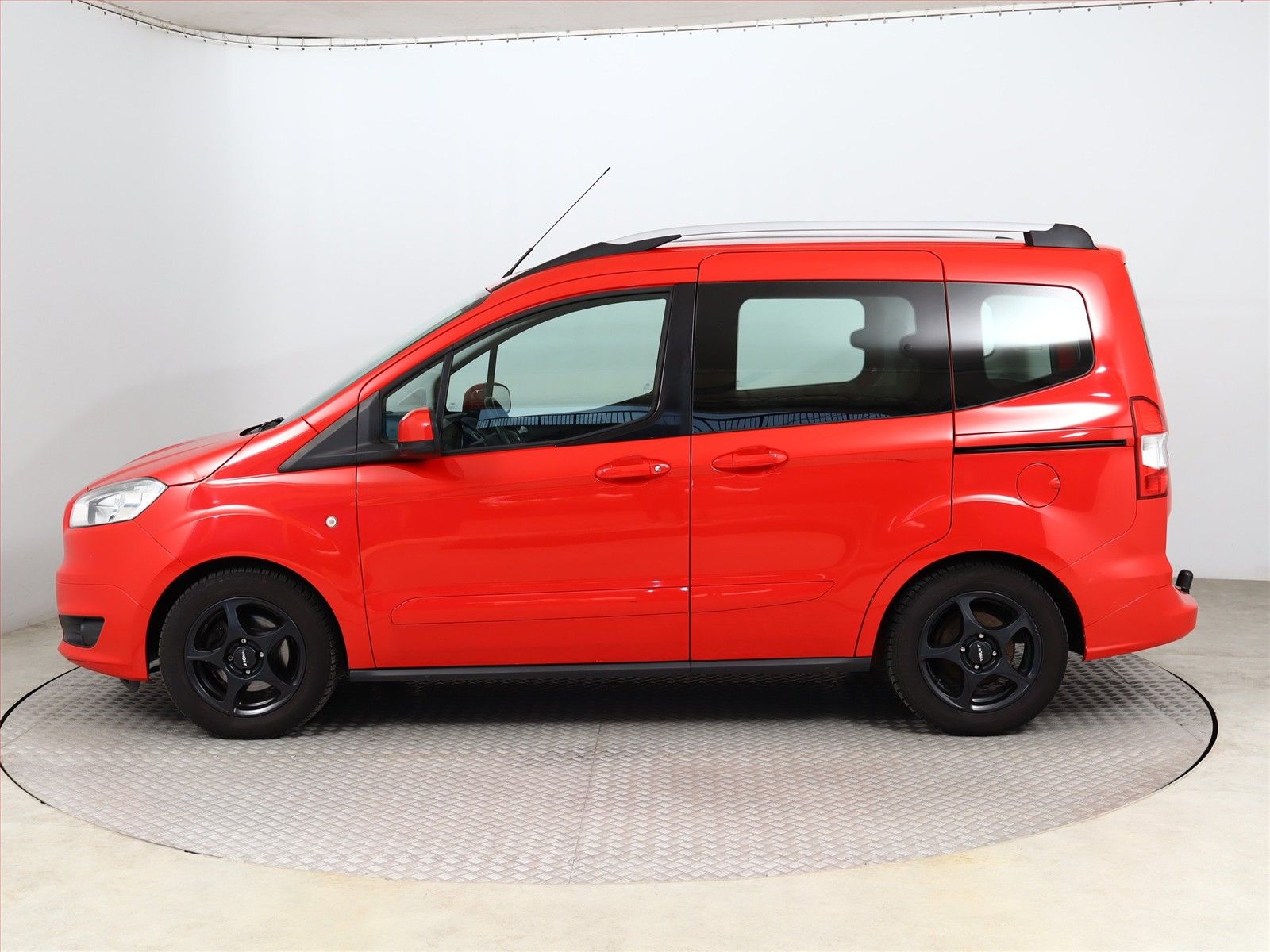 Ford Tourneo Courier, 1.0 EcoBoost, Trend, 5Míst - fotka 3