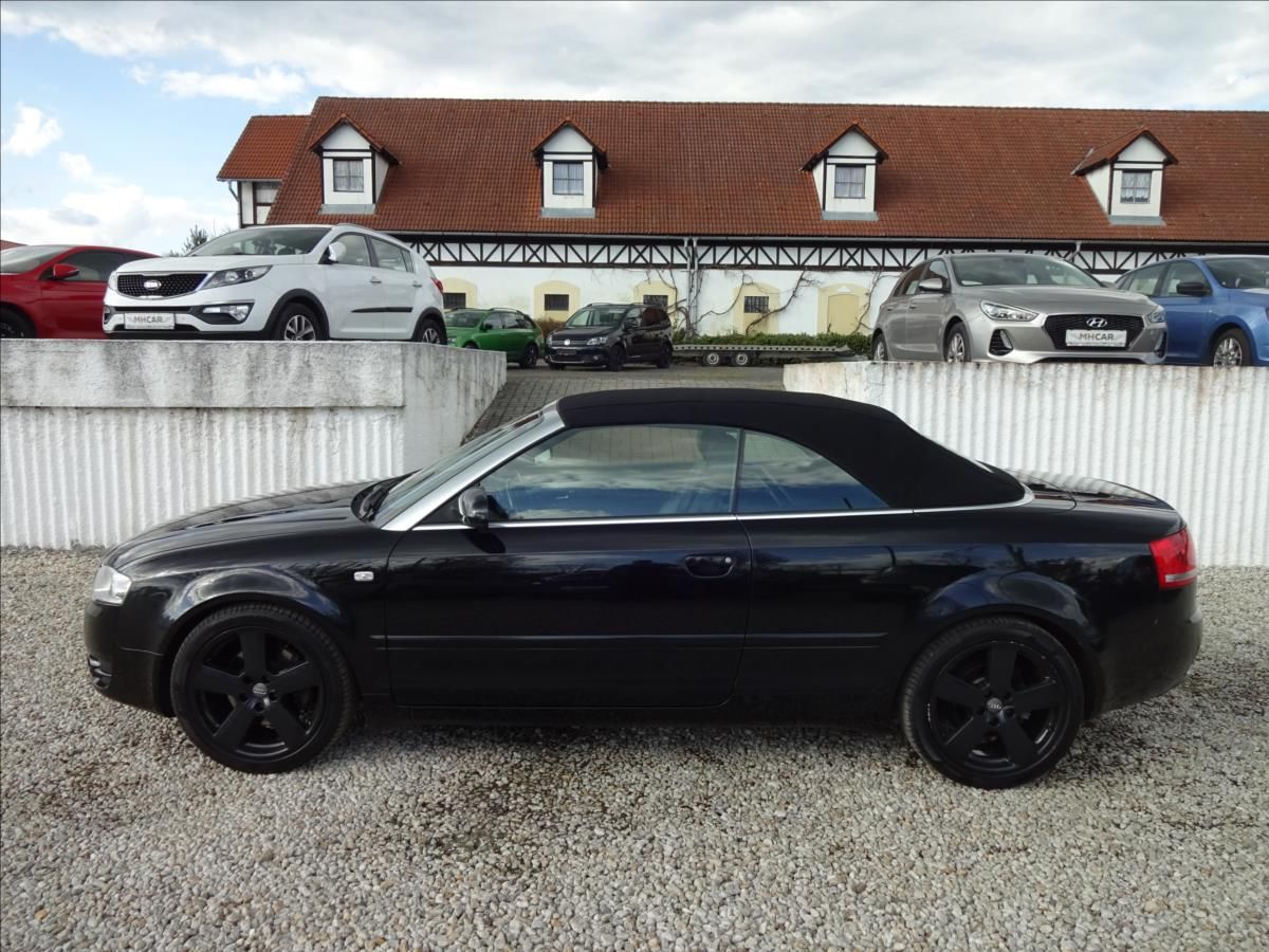 Audi A4, 1,8 T 120kW CABRIO - fotka 6
