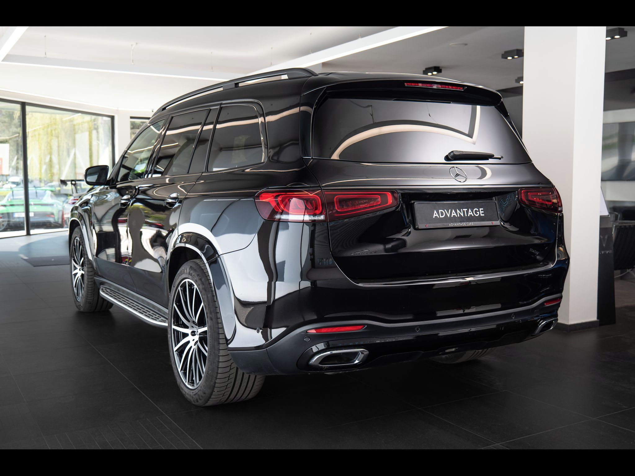 Mercedes-Benz GLS, 4Matic AMG Line - fotka 4