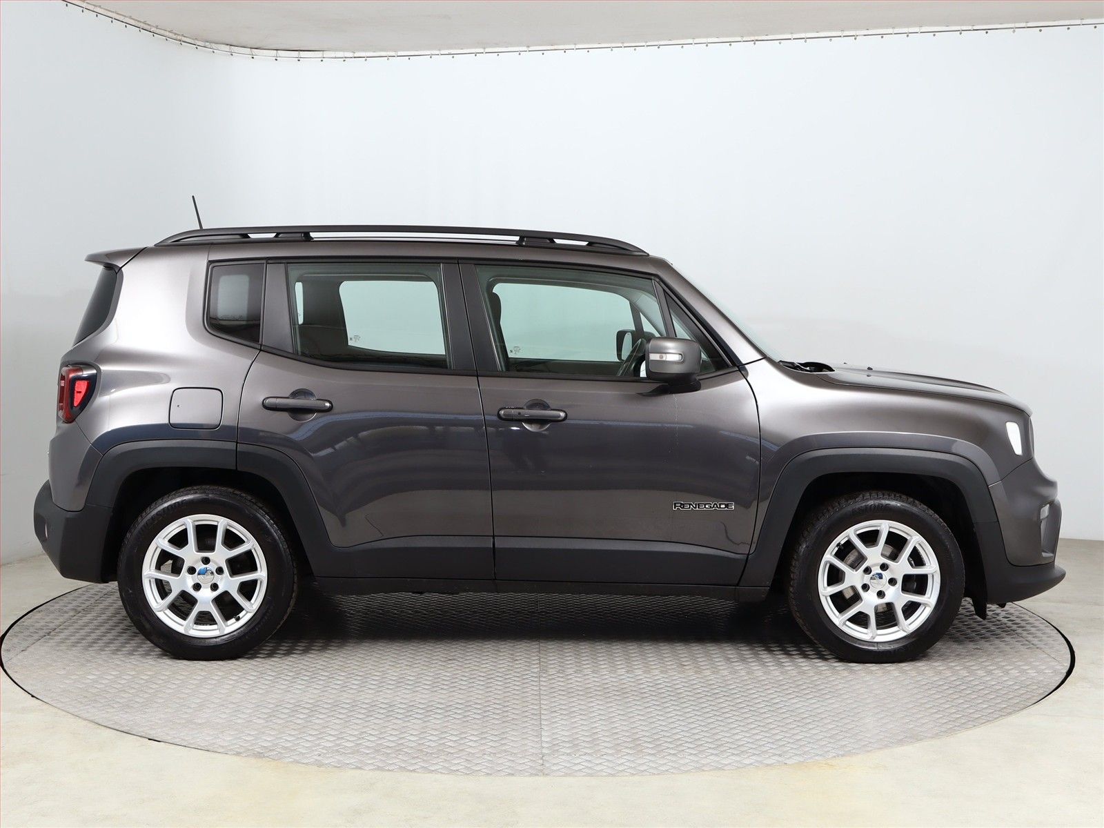 Jeep Renegade, 1.0 T-GDI, Limited, ČR,1.maj - fotka 6