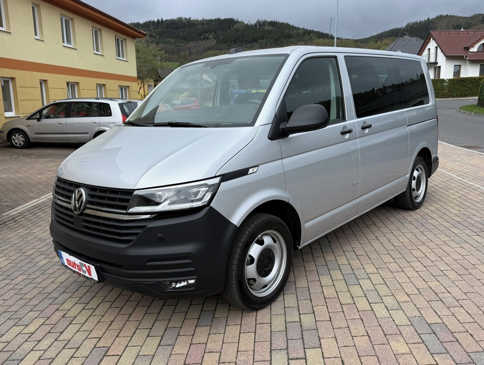 Volkswagen Transporter, 2.0 TDI 150kW 4x4 DSG 9 MÍST - fotka 2