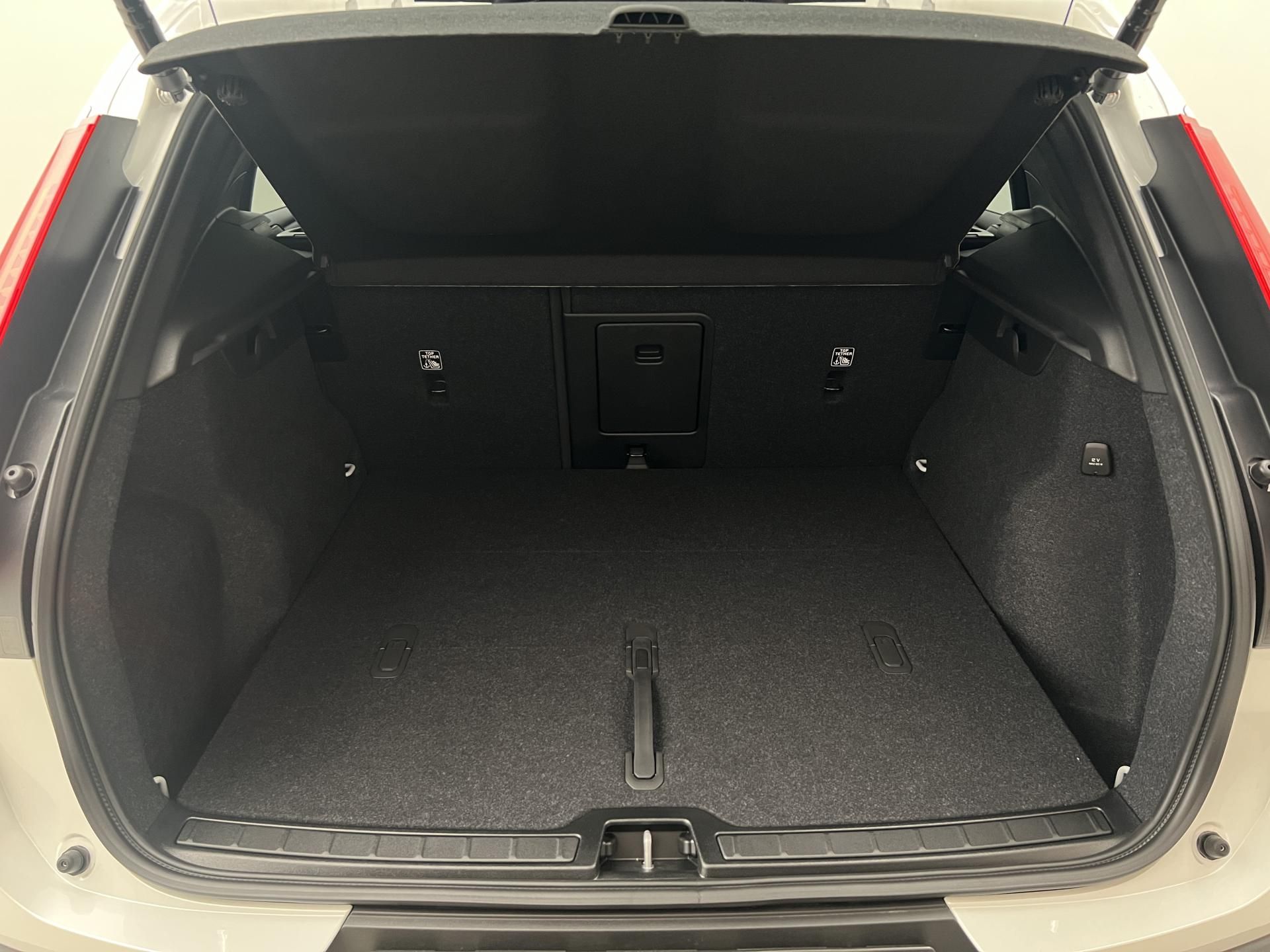 Volvo XC40, B4 PLUS BLACK EDITION AUT - fotka 6