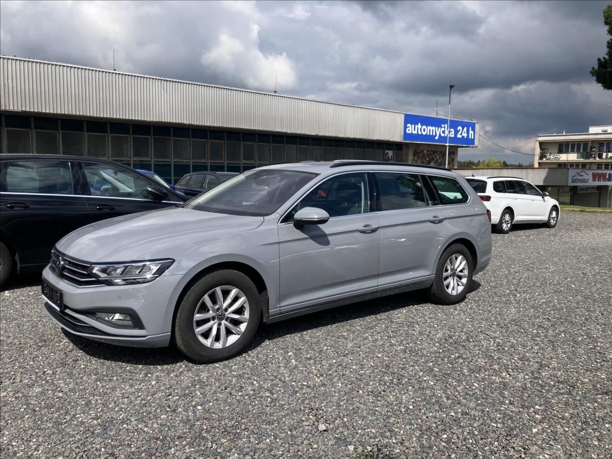 Volkswagen Passat, 2,0 PANORAMA,KEYLESS,EL.KUFR - fotka 4