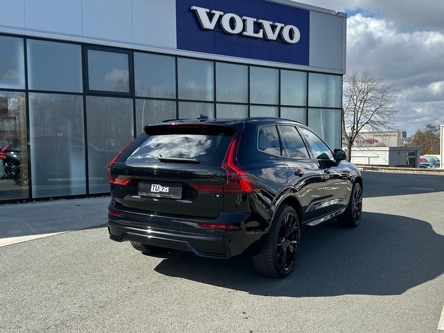 Volvo XC60, 2.0T6 293kW 4x4  ULTRA BLACK E - fotka 6
