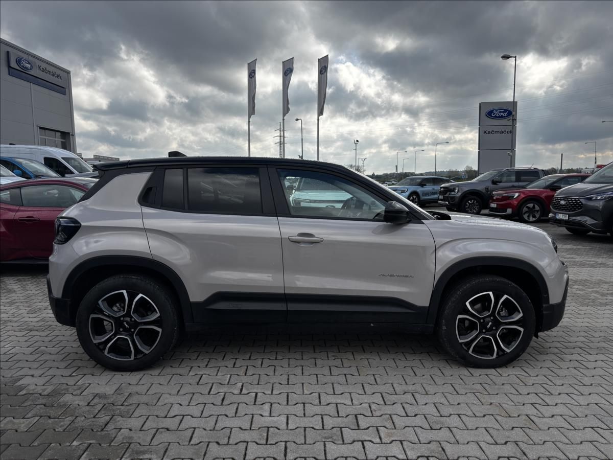 Jeep Avenger, 1,2 Turbo e-hybrid Summit - fotka 6