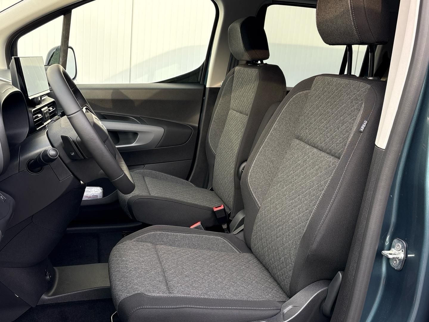 Opel Combo, 1.5CDTi 130k 96kW Elegance Plu - fotka 6