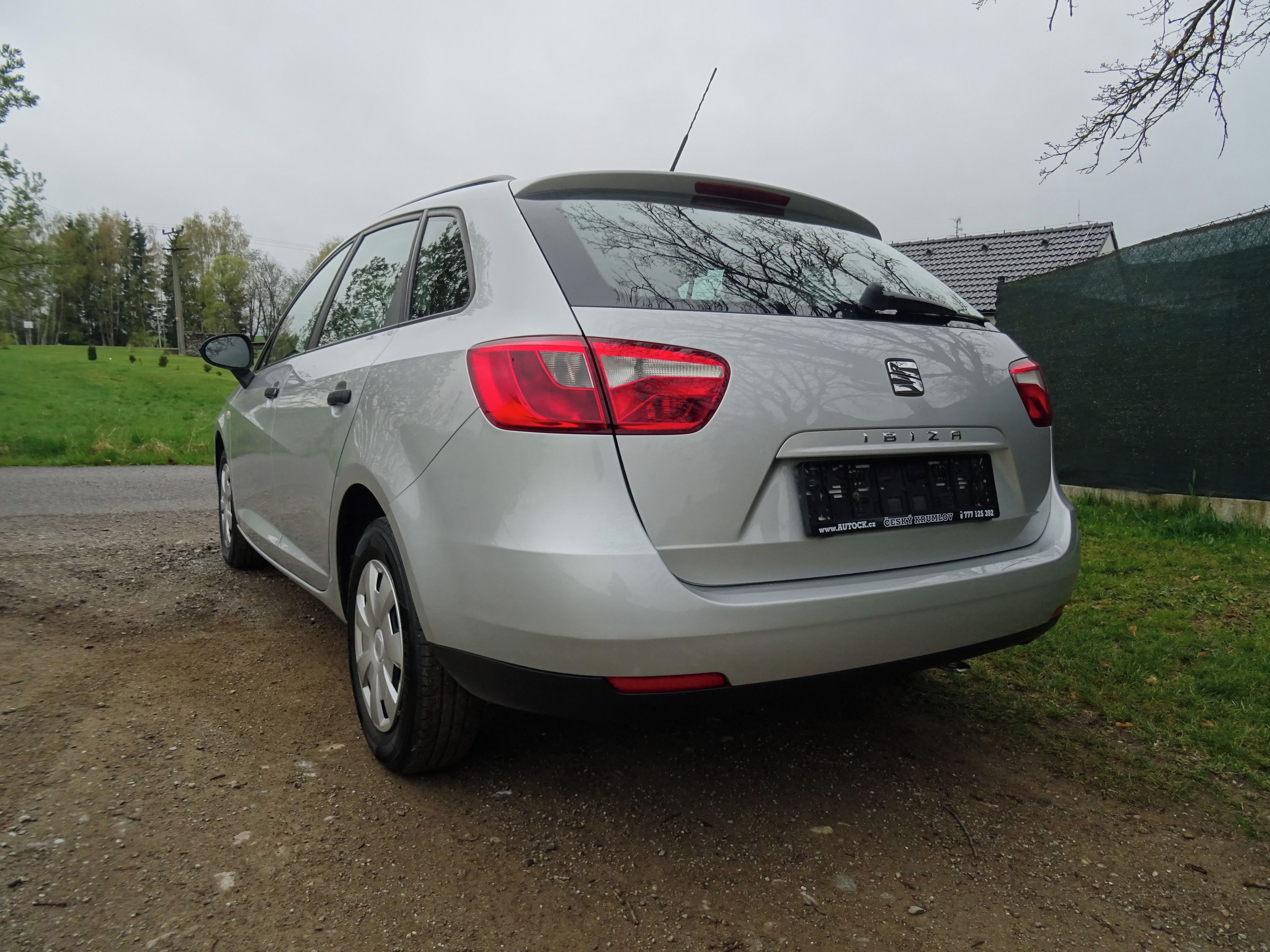 Seat Ibiza, 1,0MPI 2x kola,spot.5,5L/100km - fotka 5