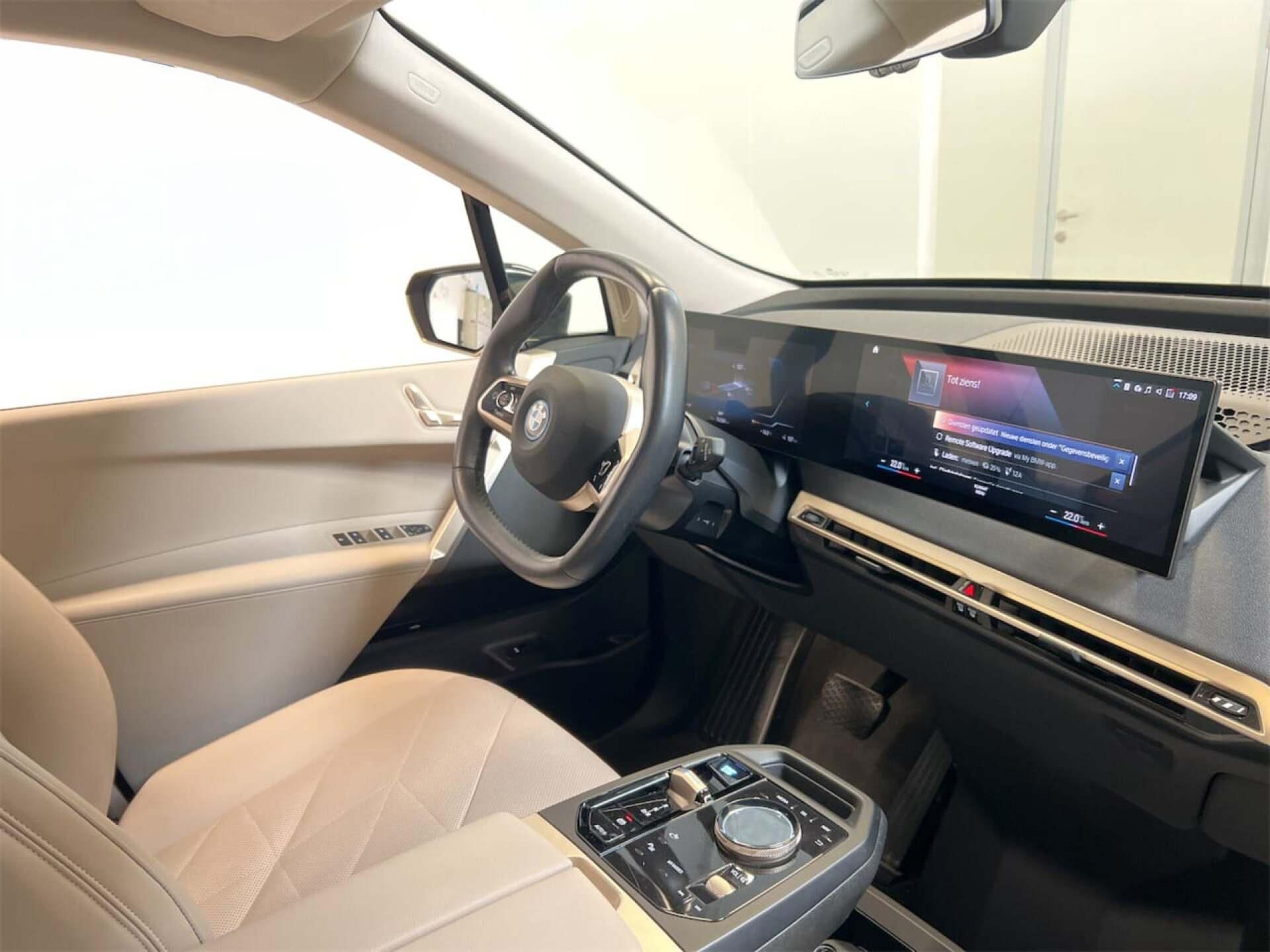 BMW iX, xDrive40 Edition - fotka 5