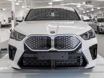 IX2 eDrive 20 M-Sport LED