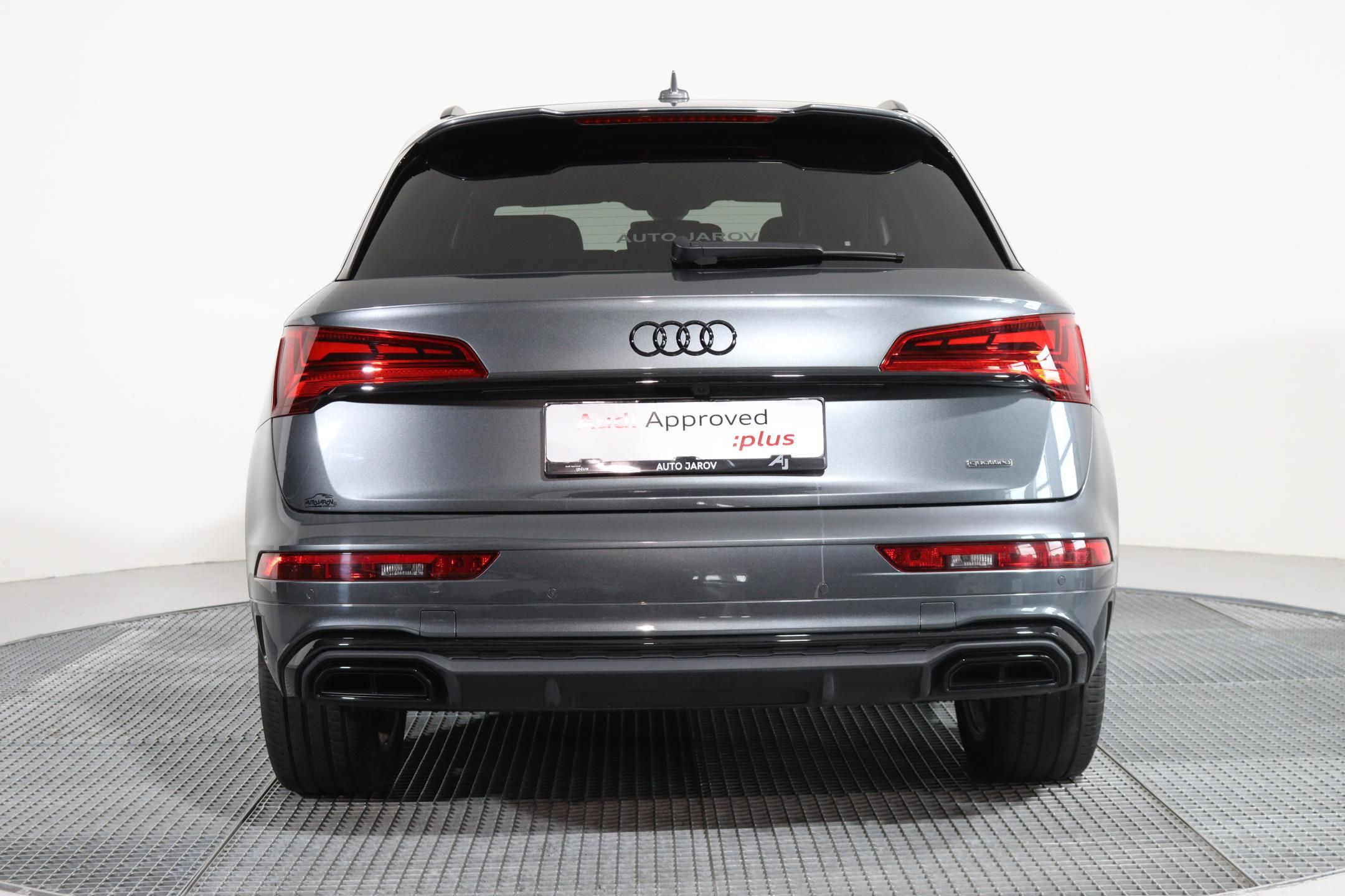 Audi Q5, Sline 40 TDI quattro Stronic - fotka 6