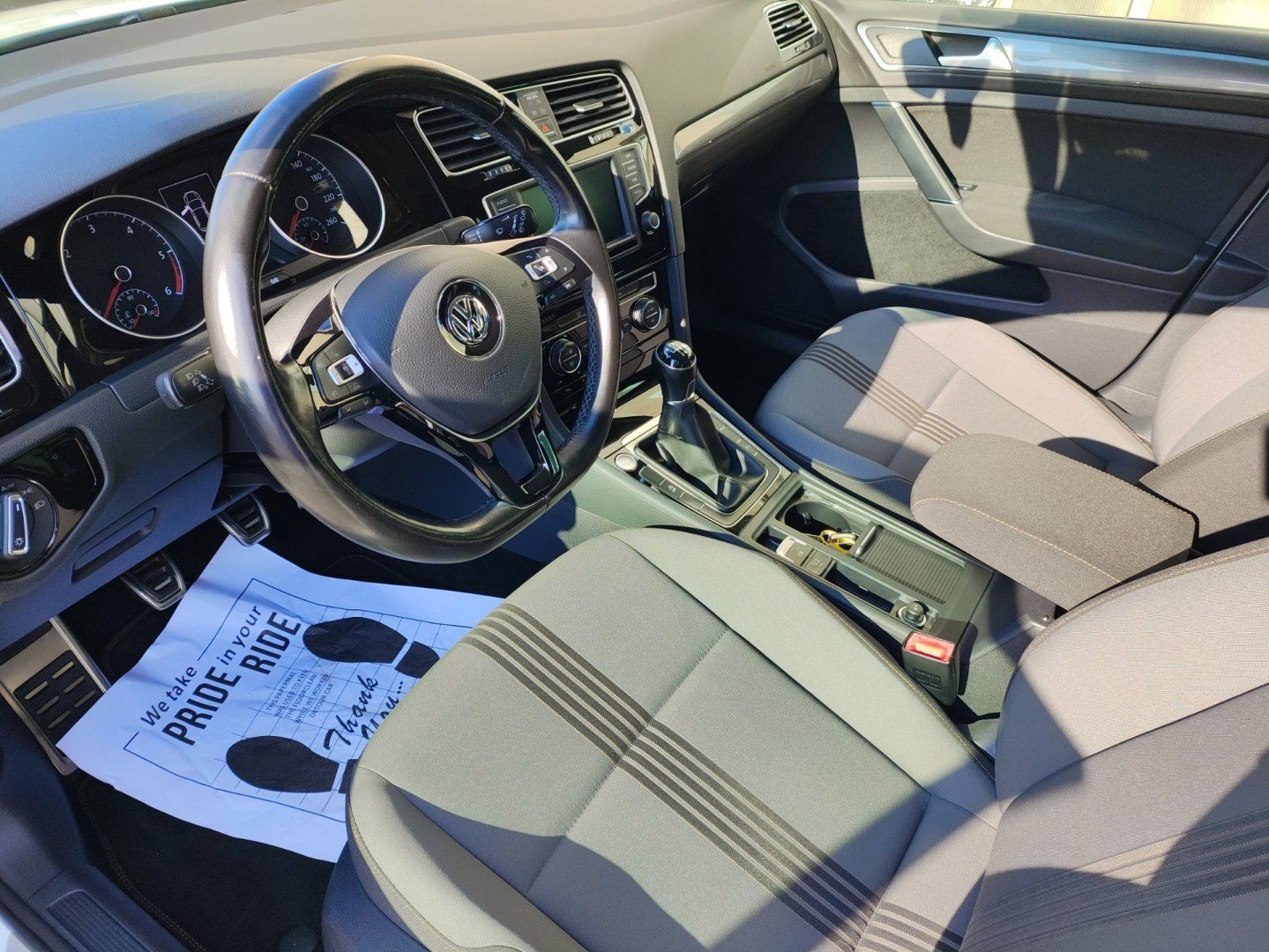 Volkswagen Golf, 1,6 TDi - fotka 6