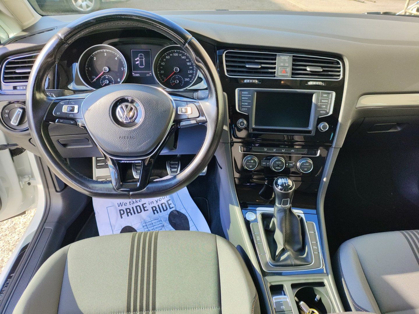 Volkswagen Golf, 1,6 TDi - fotka 5