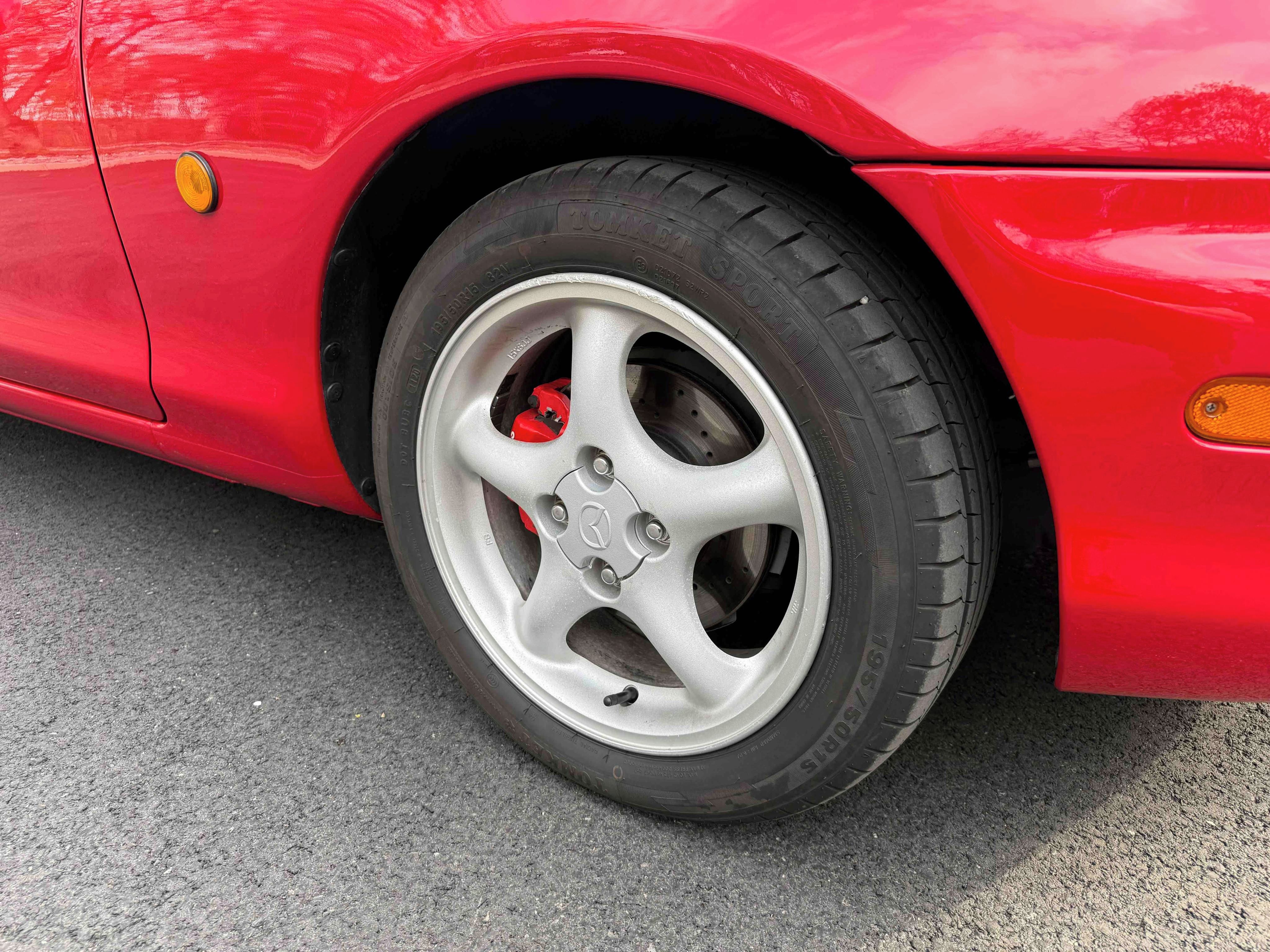 Mazda MX-5, 1.6 81kW po kompletní renovaci - fotka 5