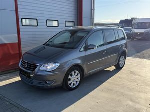 Volkswagen Touran, 2,0 TDi DSG highline 7-míst