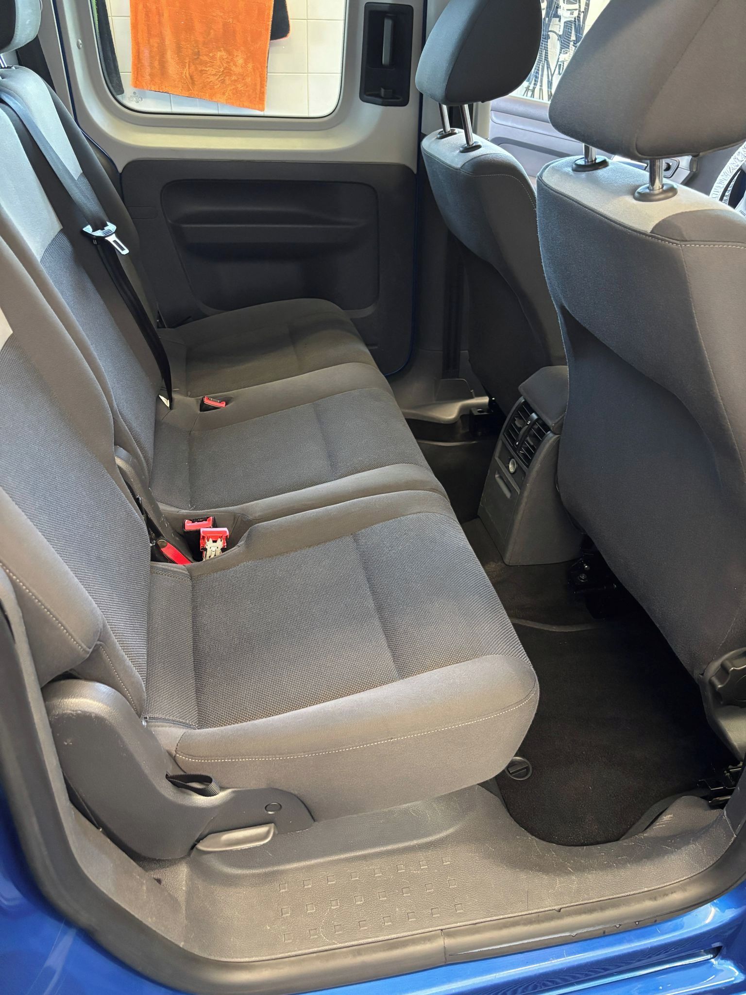 Volkswagen Caddy, 7 mistna plny servis záruka - fotka 5