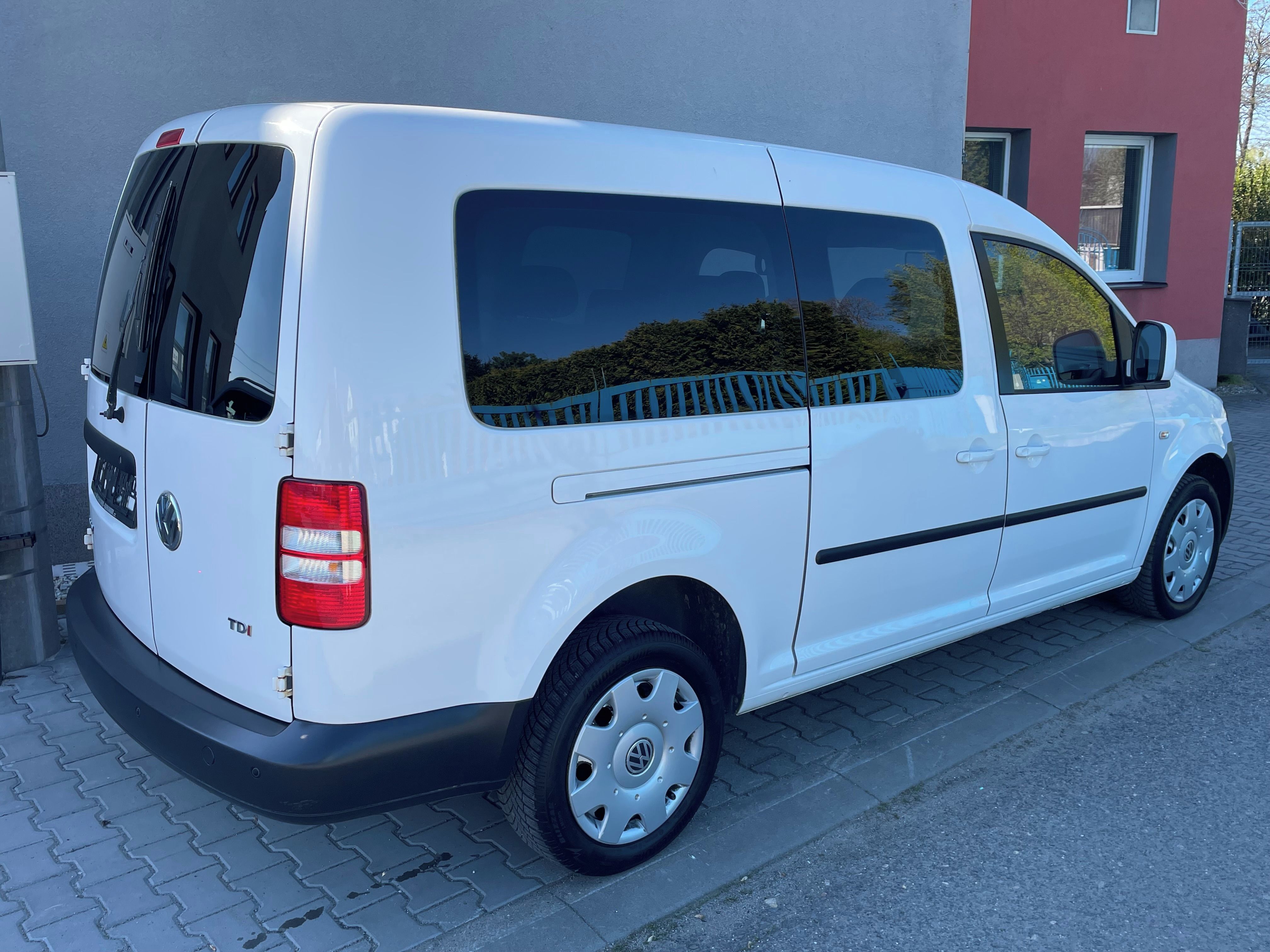 Volkswagen Caddy, MAXI 1.6 TDI 75 kW Serv.kniha - fotka 6