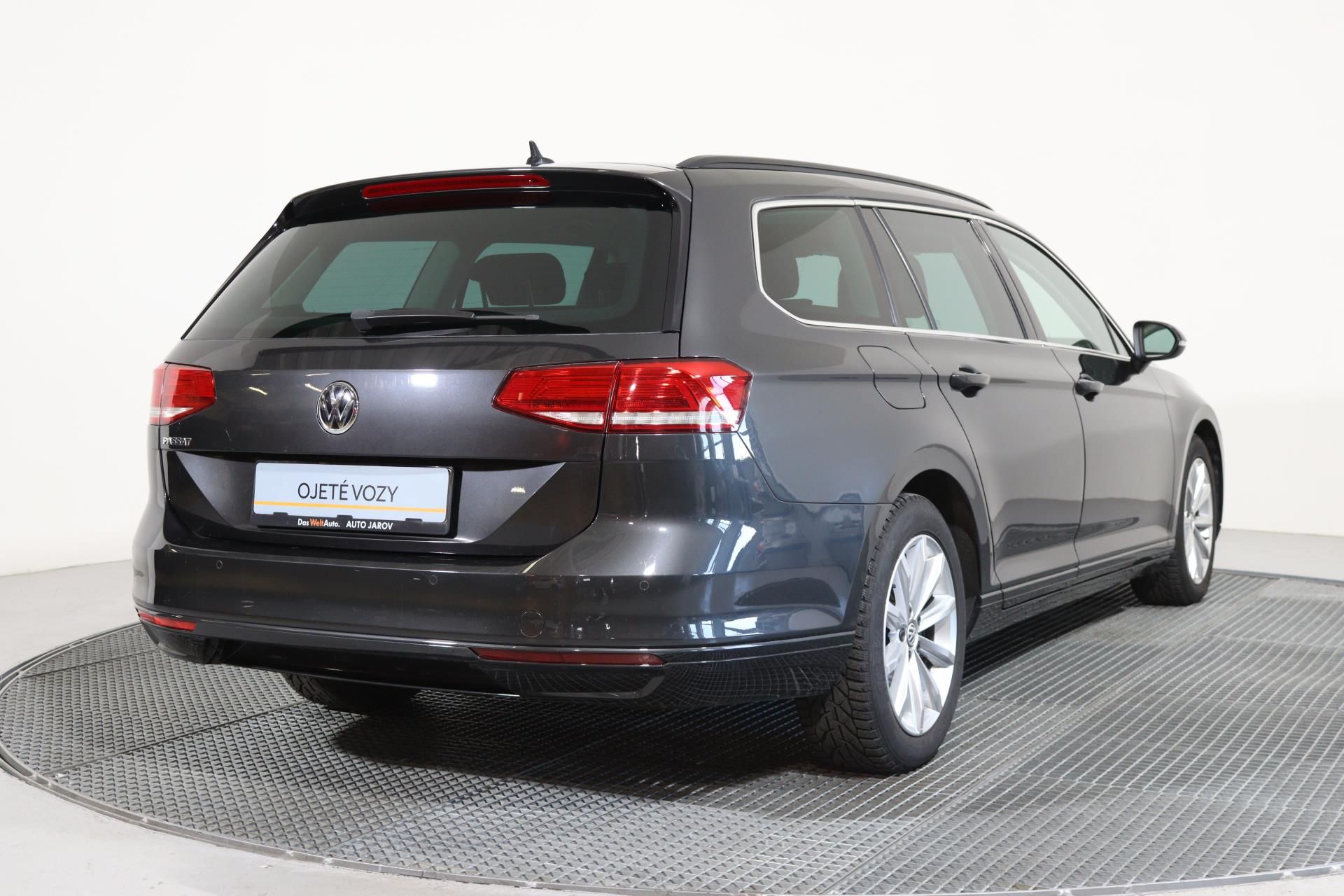 Volkswagen Passat, VARIANT COMFORTLINE 2,0 TDI - fotka 2