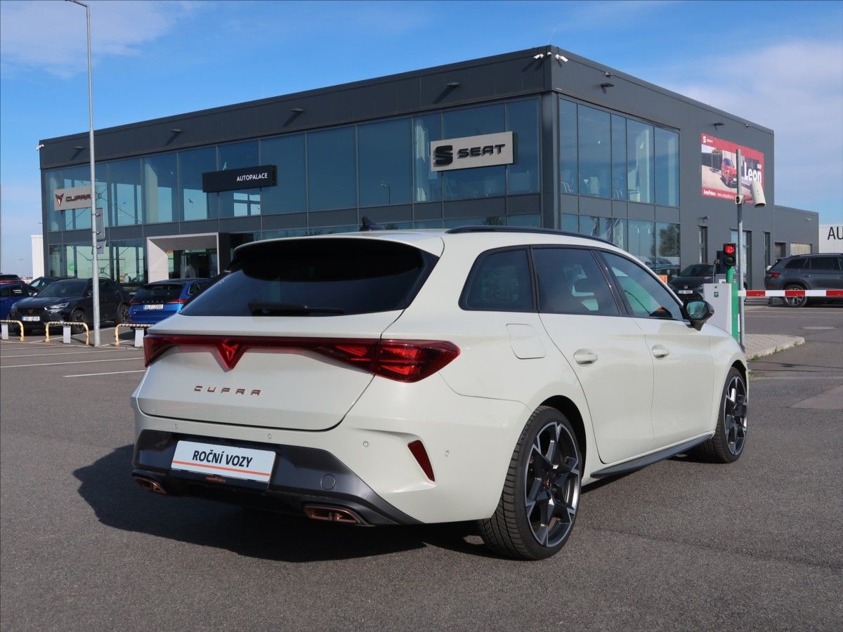 Cupra Leon, 1,5 ST SP e-HYBRID 204k DSG - fotka 2