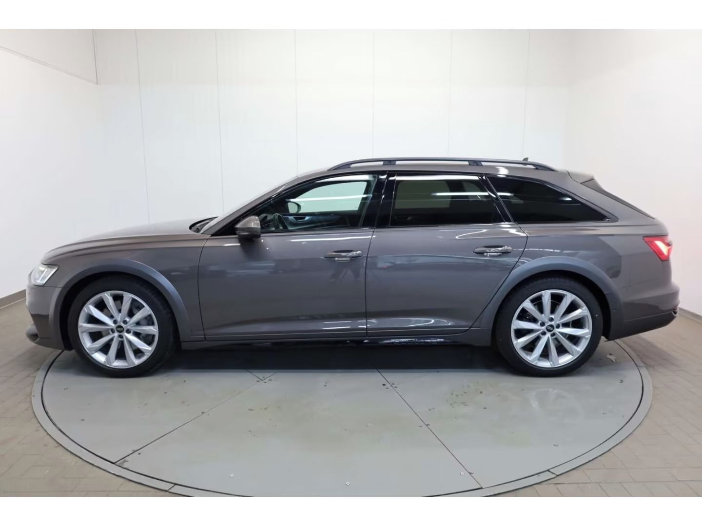 Audi A6 allroad, A6 ALLROAD 55 TFSI quattro HUD - fotka 4