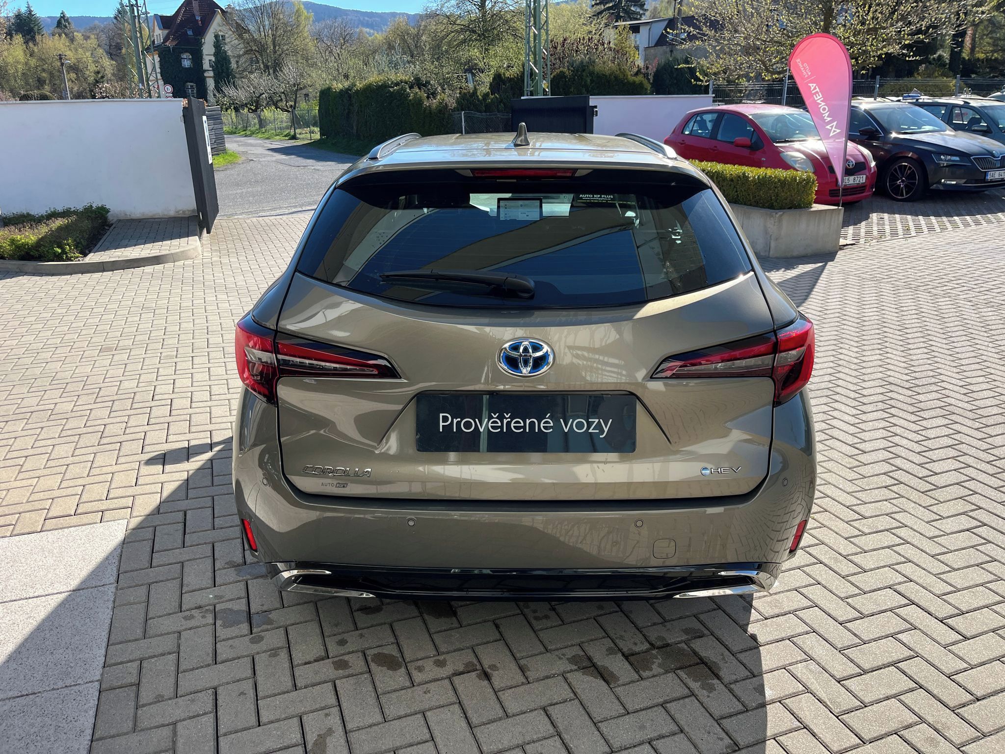 Toyota Corolla, 1.8 Hybrid e-CVT Comfort Tech - fotka 5