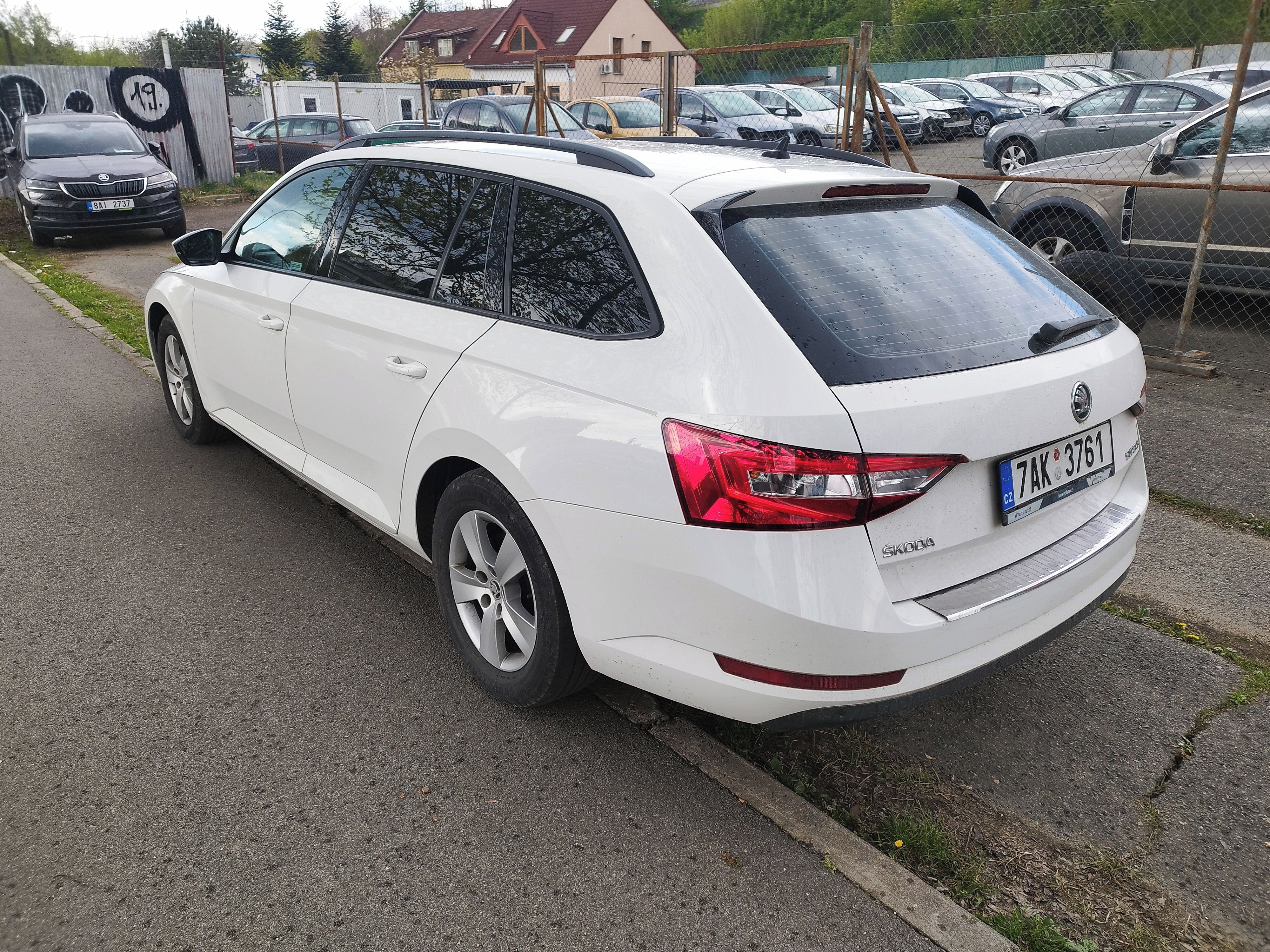 Škoda Superb, 2.0TDi - fotka 3