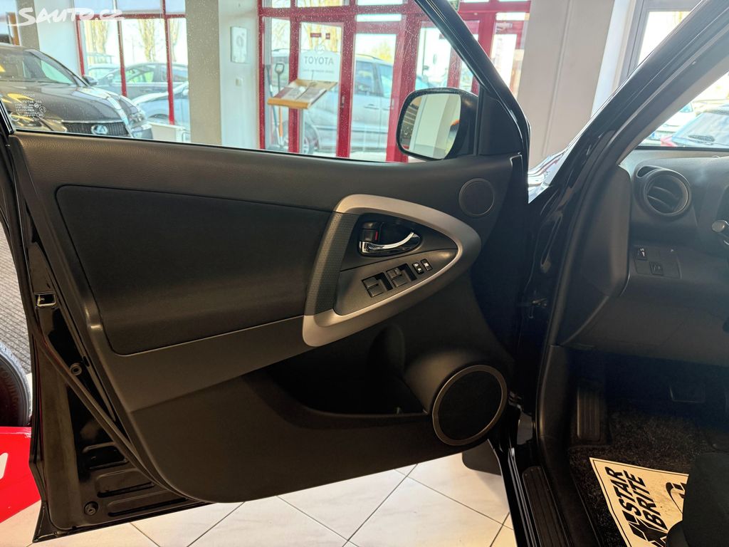 Toyota Rav4, fotka 19