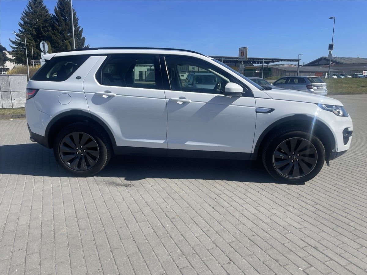 Land Rover Discovery, 2,0 TD4 132kw AWD Pano 7mist T - fotka 5
