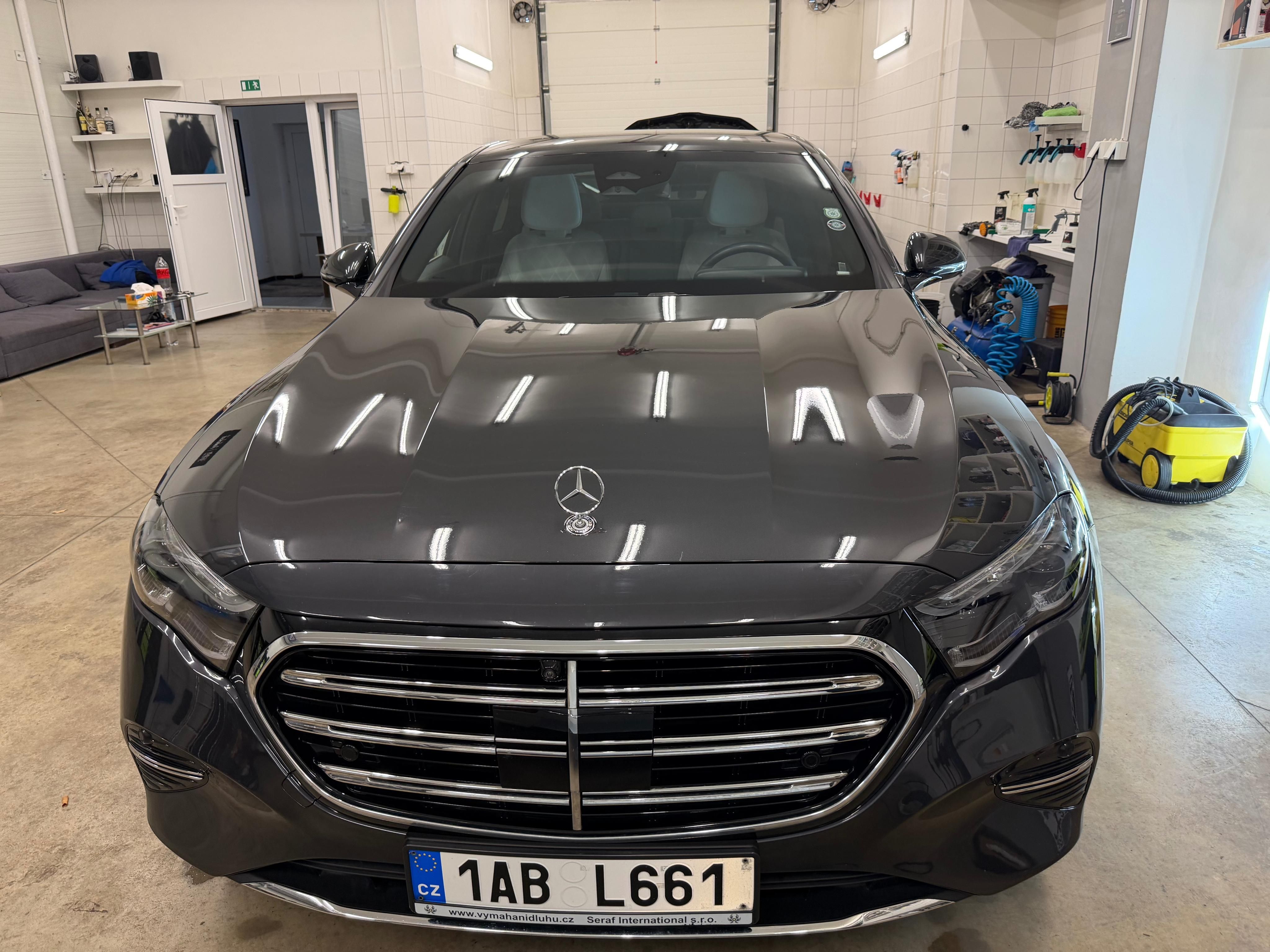 Mercedes-Benz Třídy E, E 220 D 4MATIC sedan, DPH - fotka 3