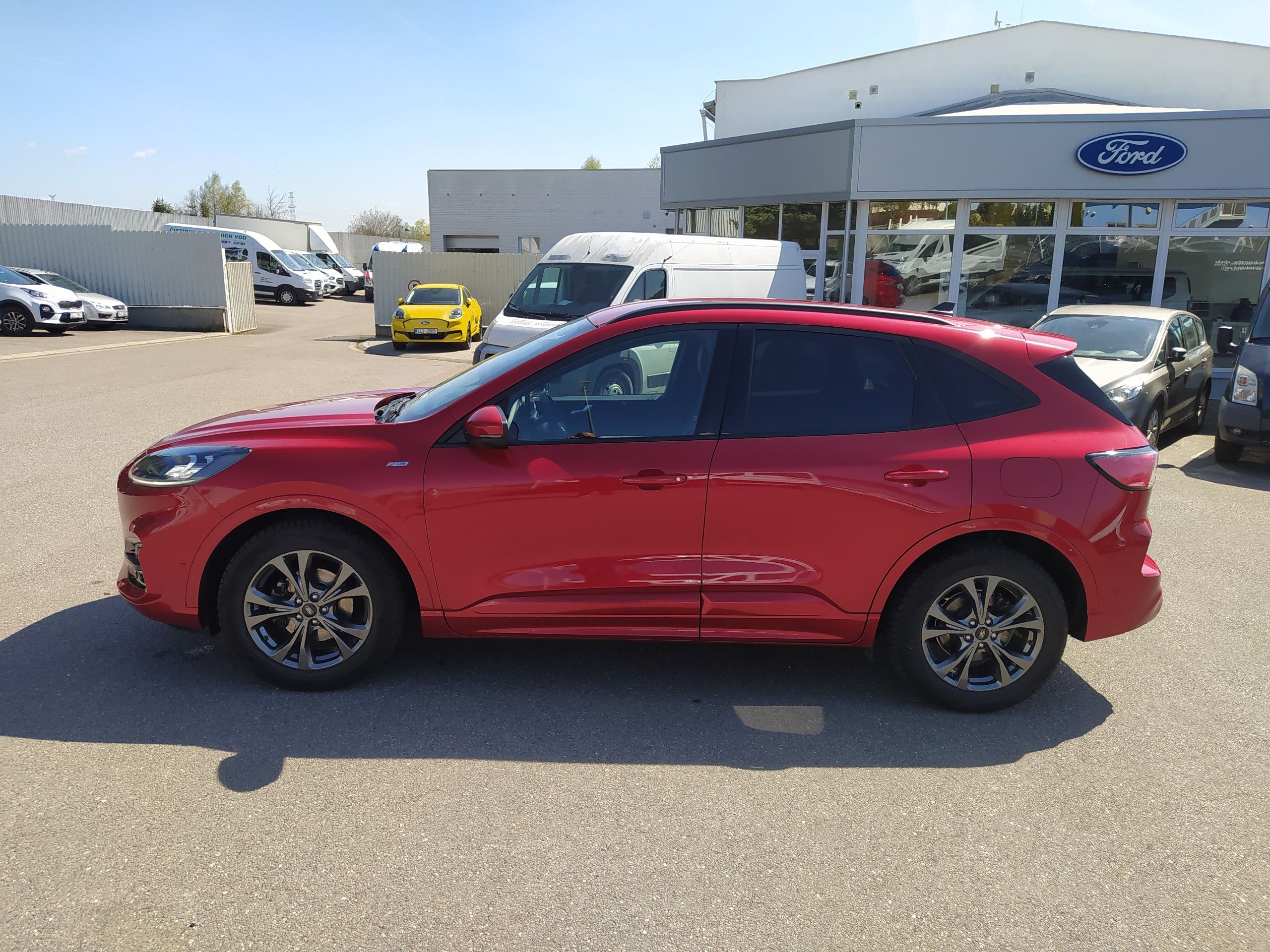 Ford Kuga, 1.5 EcoBoost 110kW/150k ST-LIN - fotka 2