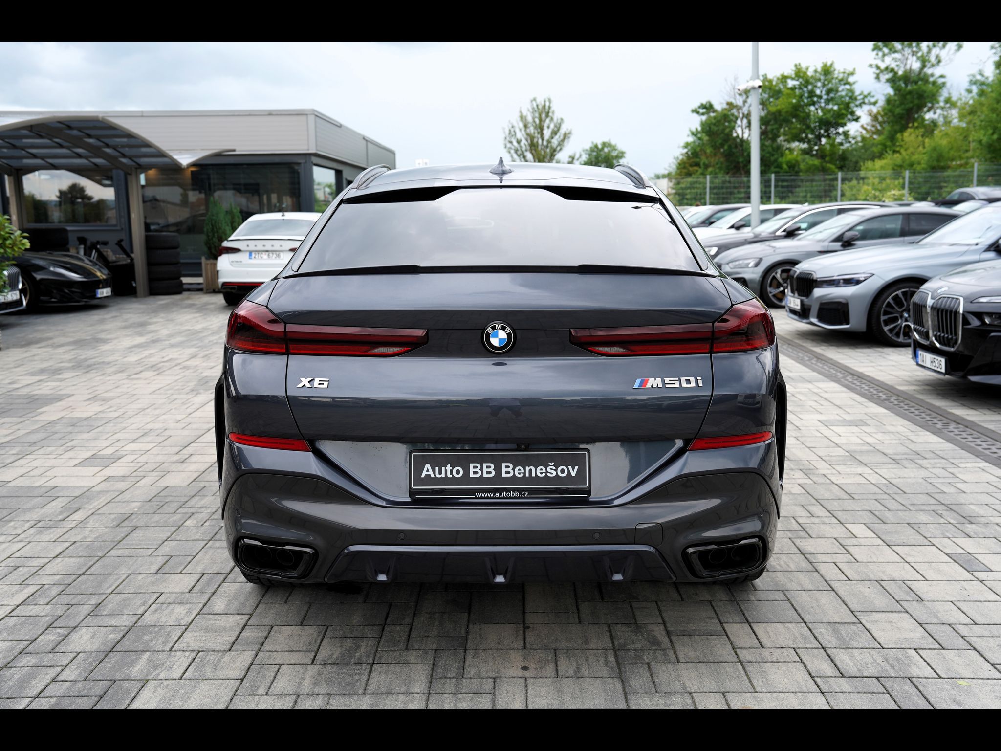 BMW X6, M50i xDrive Lasery, ČR, 530PS - fotka 5