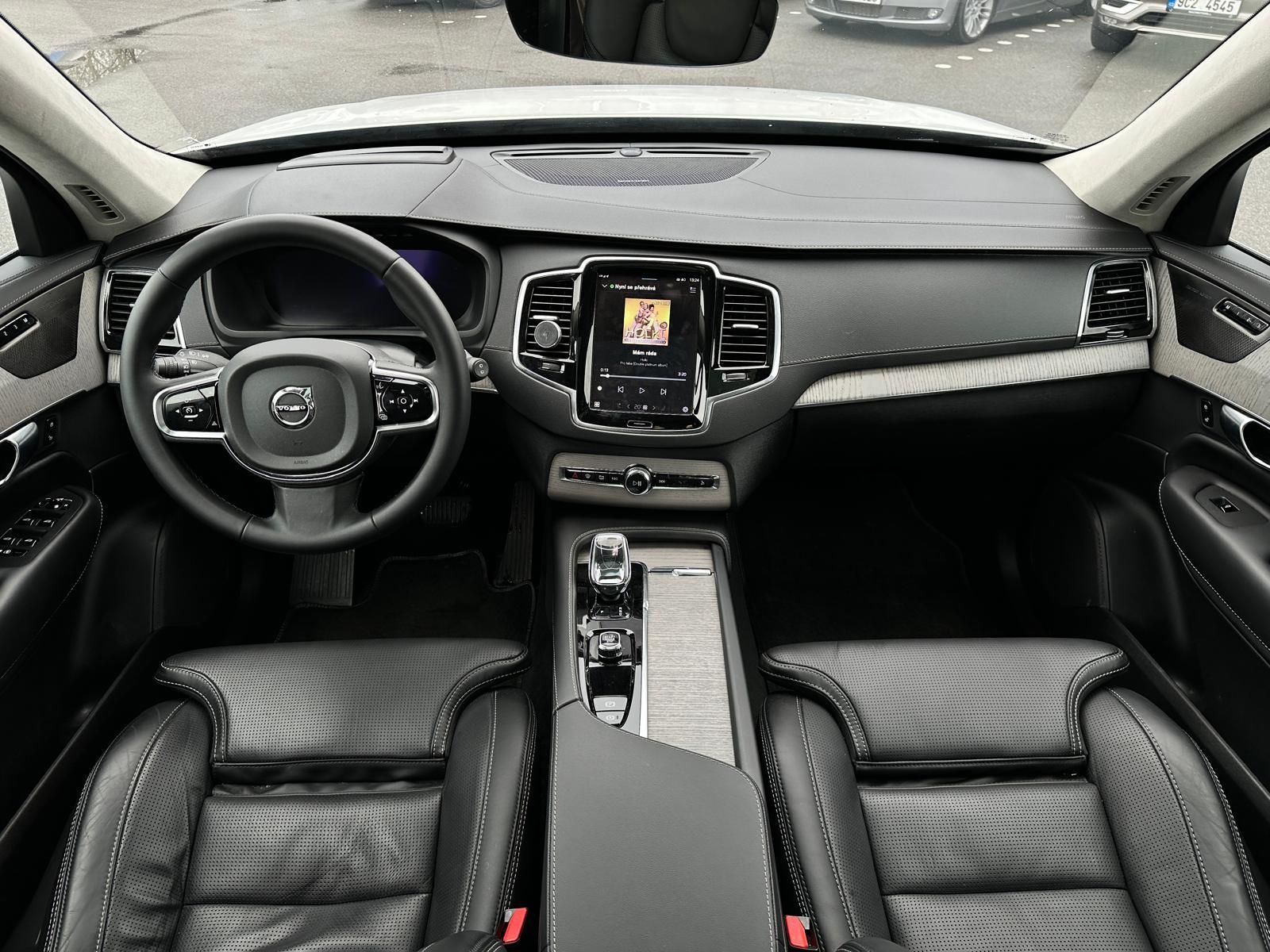 Volvo XC90, B5 AWD Ultimate PANO VZDUCH - fotka 6