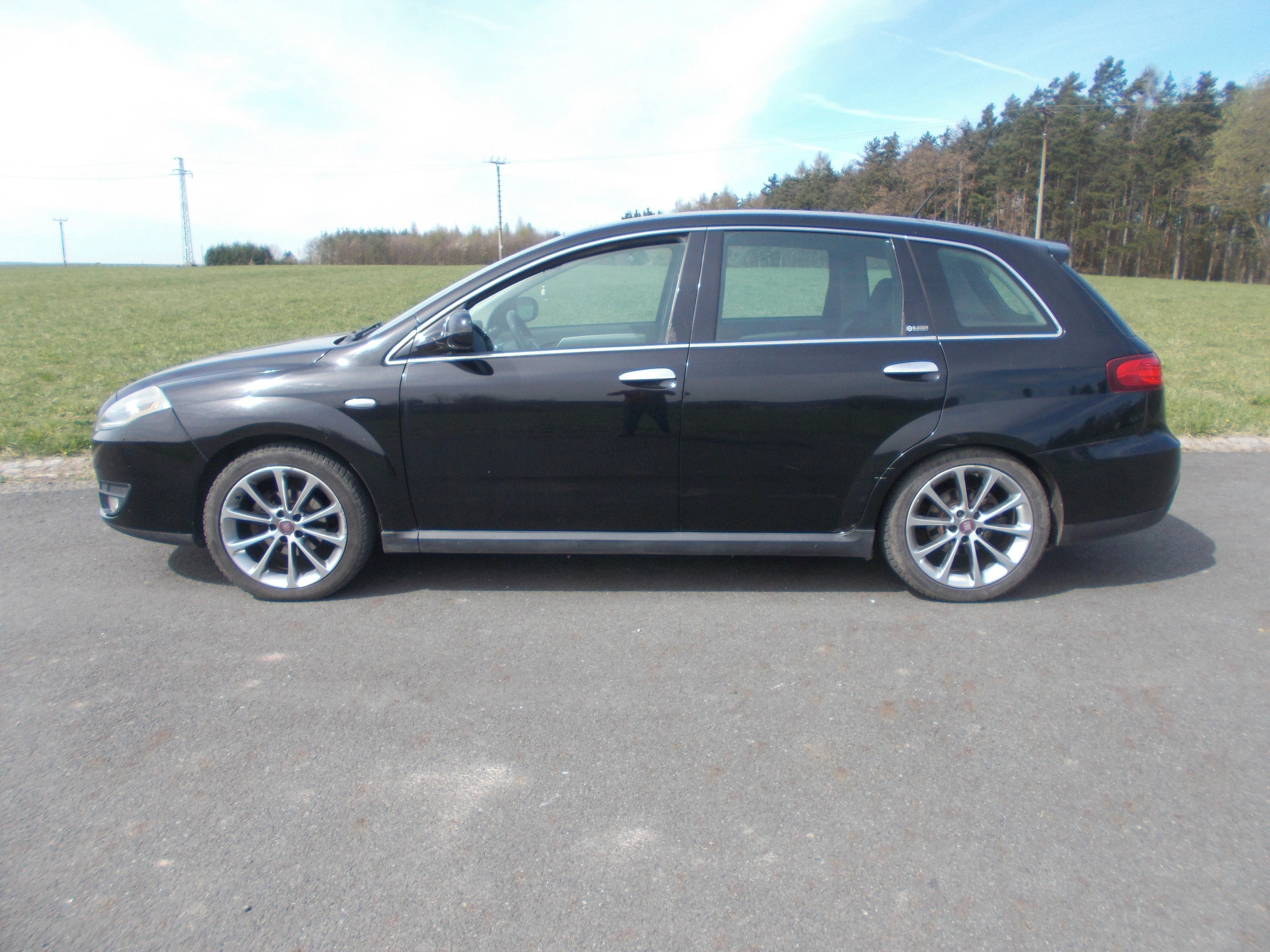 Fiat Croma, 1,8 103KW benzín, zachovalé - fotka 2