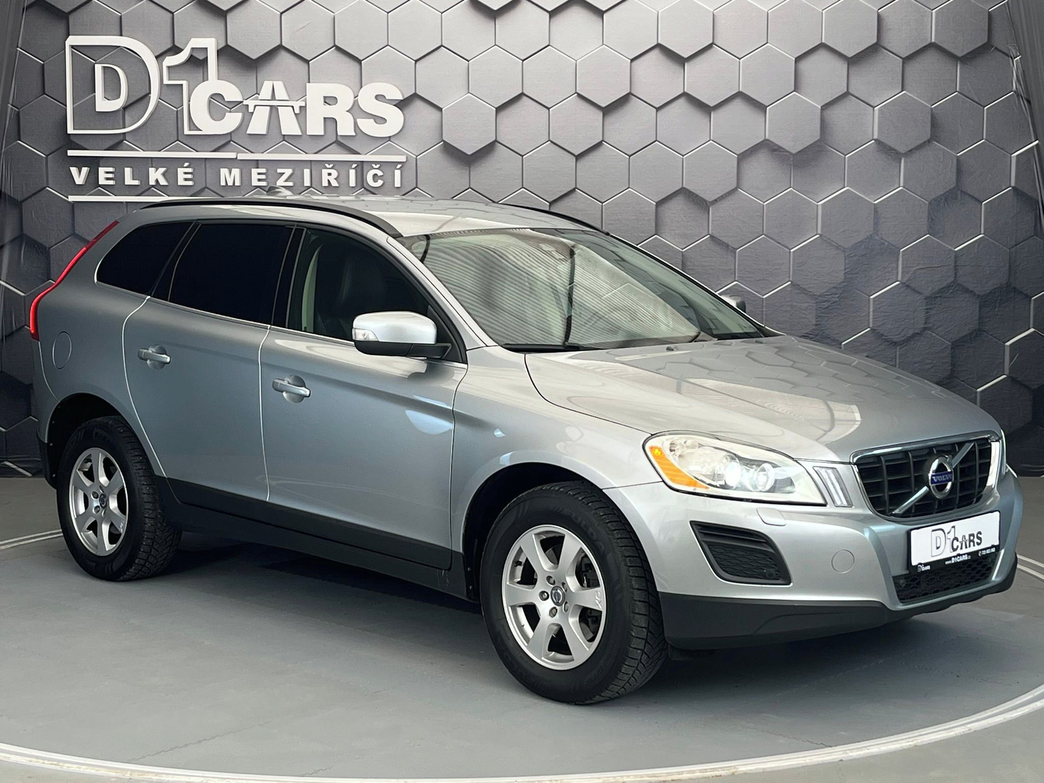 Volvo XC60, D3 MOMENTUM manuál - fotka 5