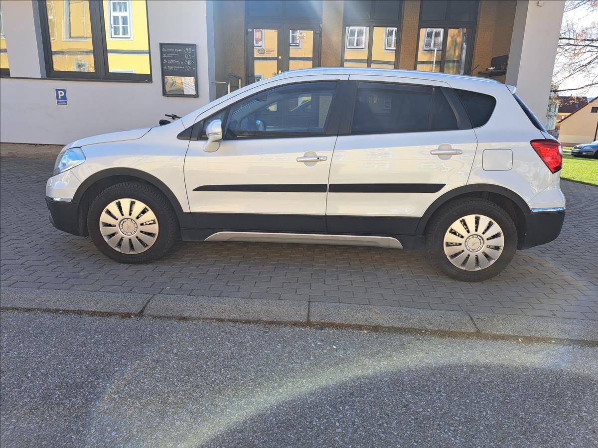 Suzuki SX4, 1,6 DDiS S-Cross - fotka 6