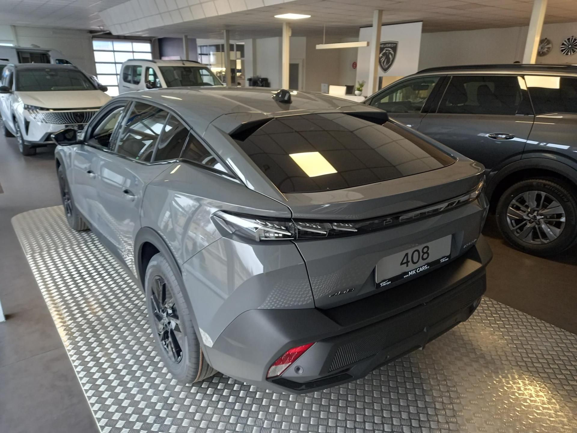 Peugeot 408, ALLURE Hybrid 145 e-DCS6 - fotka 2