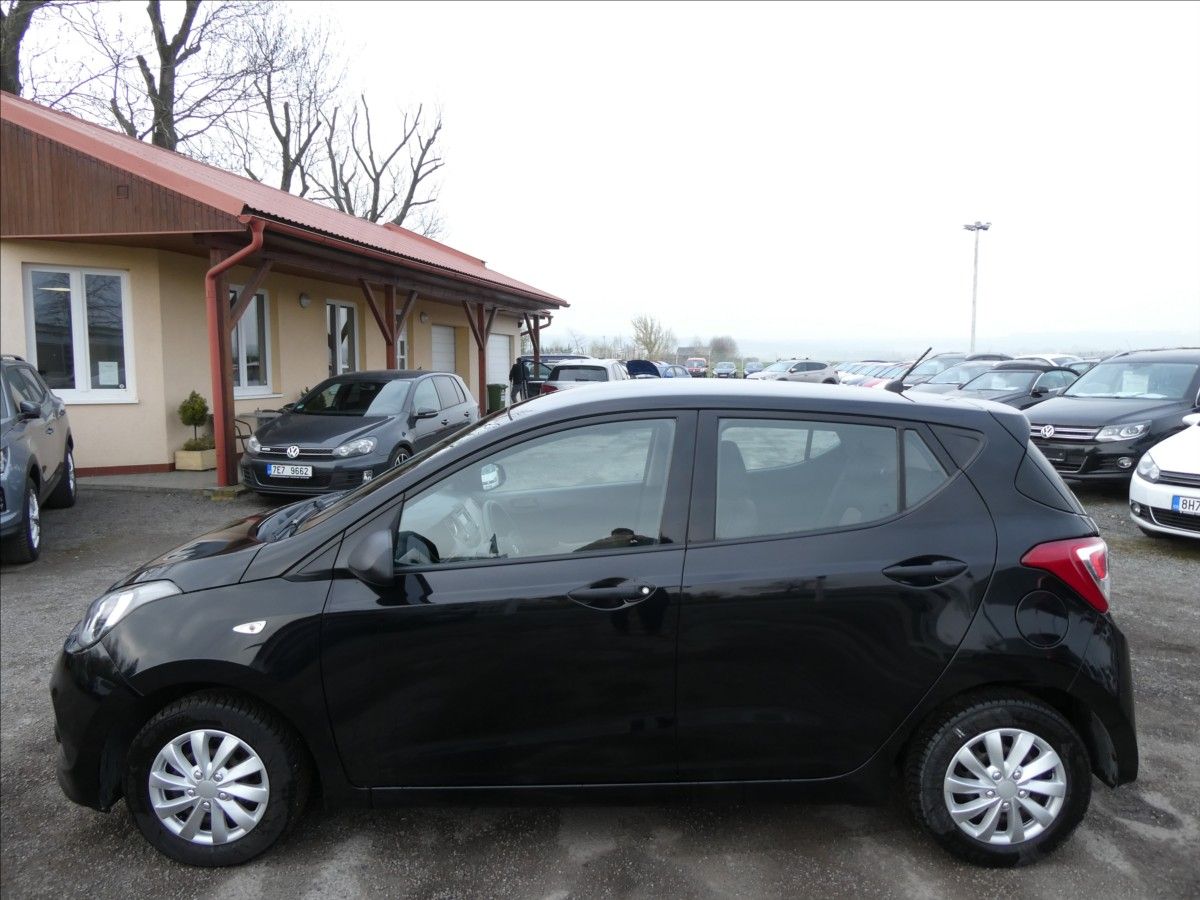 Hyundai i10, 1,0 i 1.majitel,serviska,2x ko - fotka 6