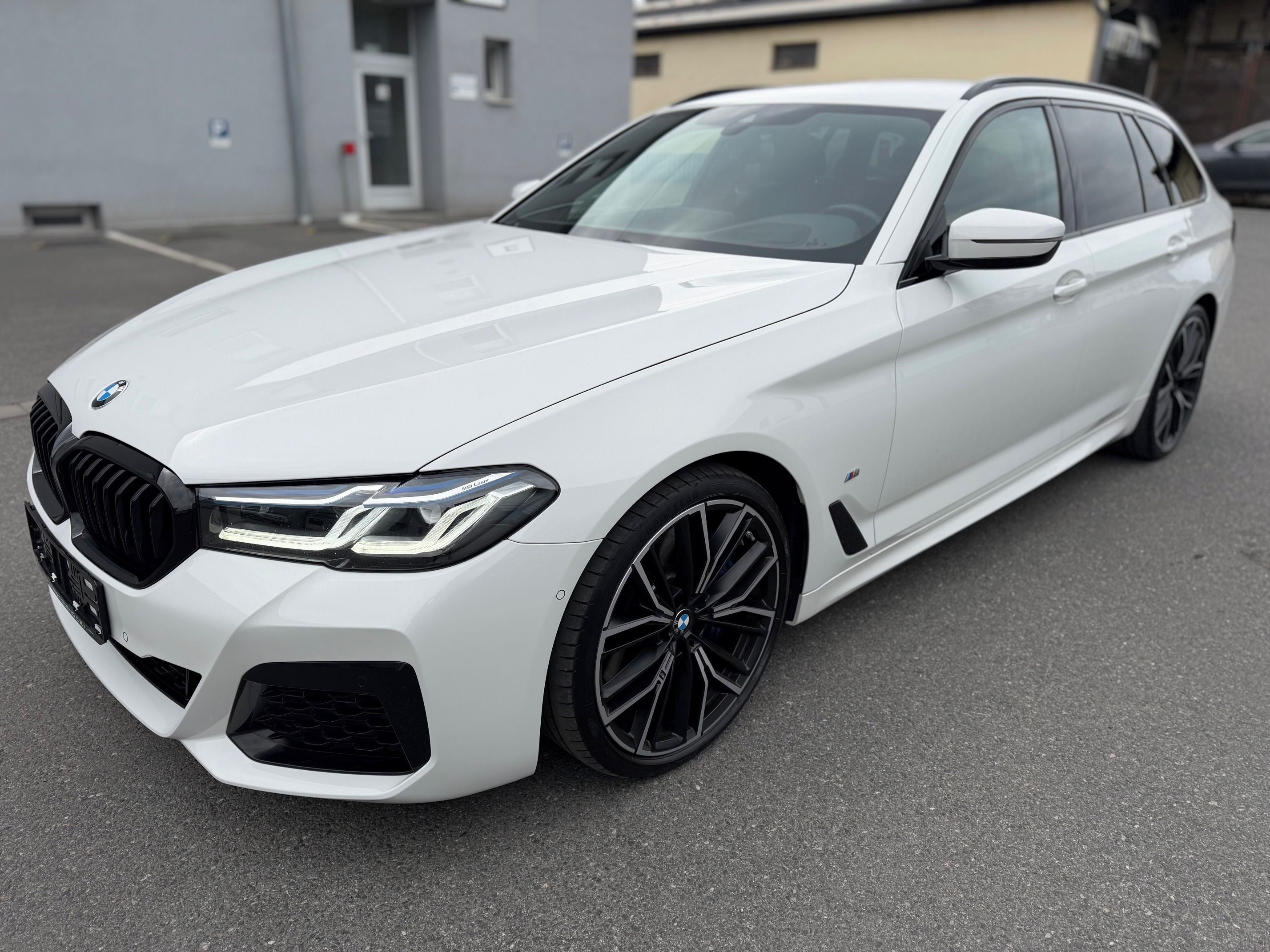 BMW Řada 5, 540i Laser H&K alu 20" M-pak - fotka 5